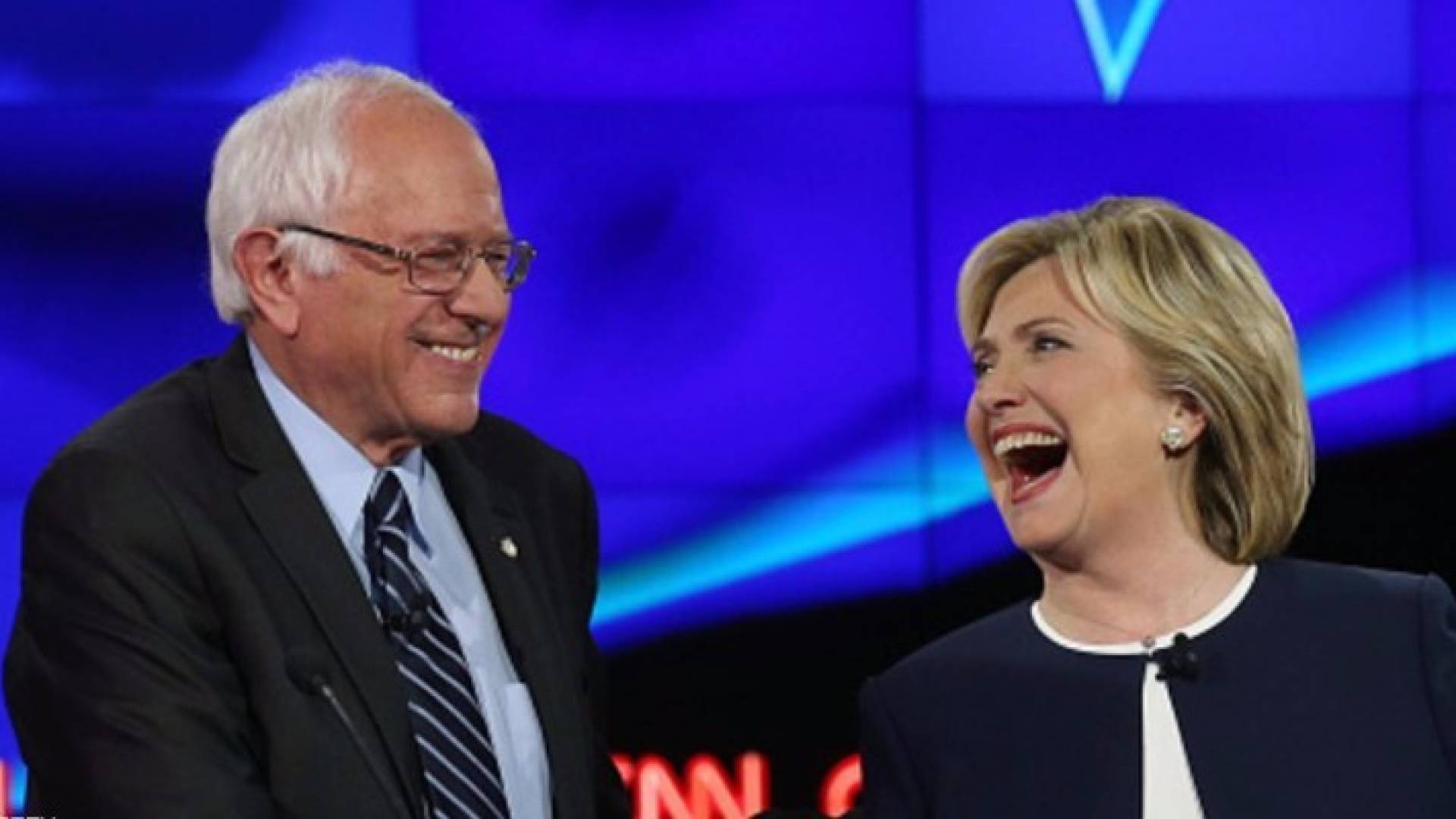 كلينتون تفوز بكنتاكي.. وساندرز يحصد أوريغون