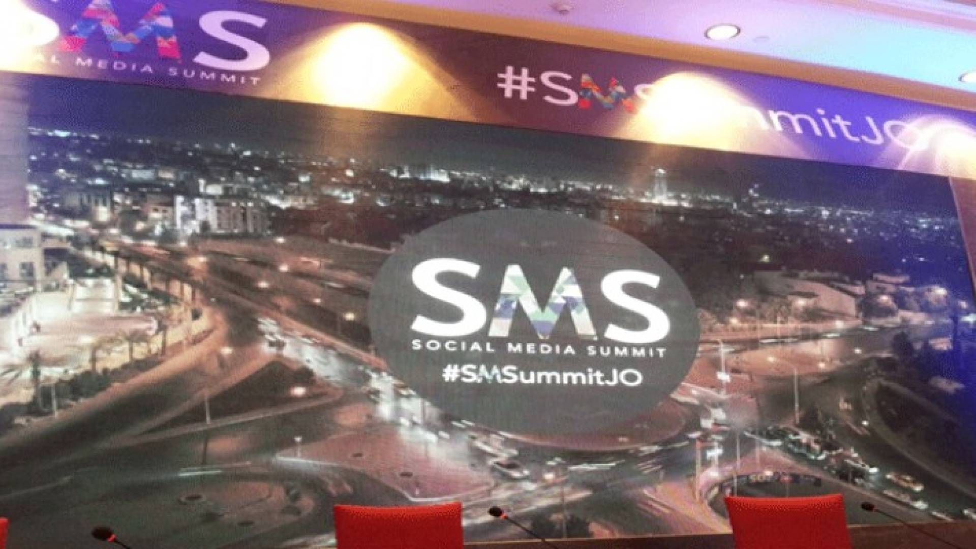 المومني يدعو لتعزيز دور وسائل التواصل الاجتماعي الايجابي