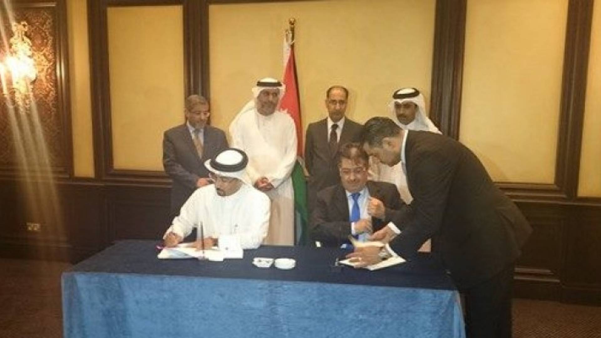 مذكرة تفاهم تسعى للربط الكهربائي بين الأردن والخليج