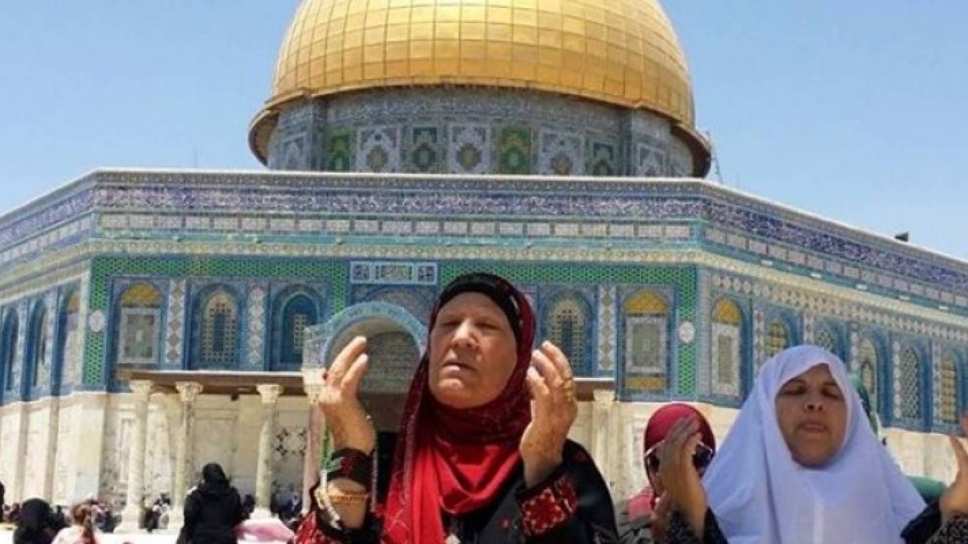 مئات المصلين من غزة في طريقهم للاقصى