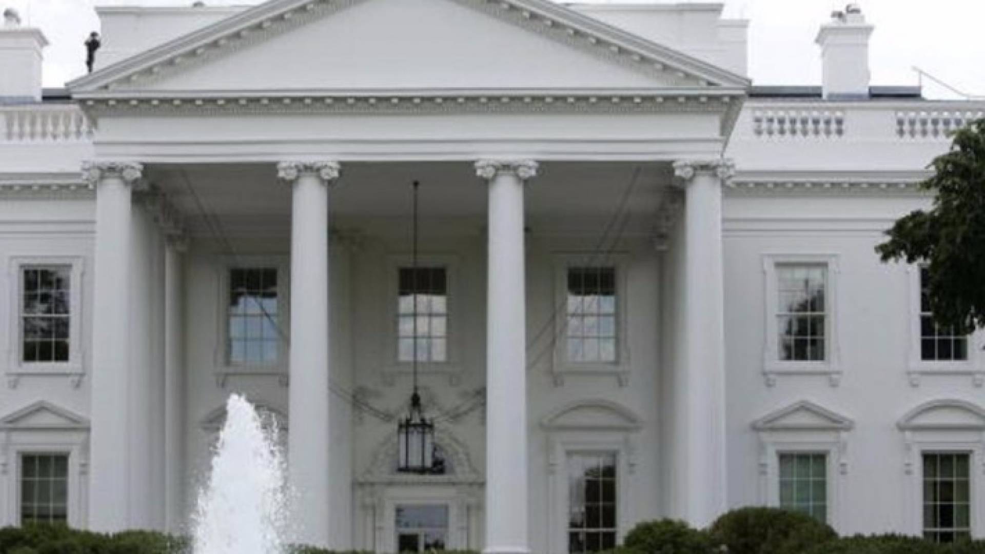 إعادة فتح الطرق المؤدية إلى البيت الأبيض بعد حادثة إطلاق نار