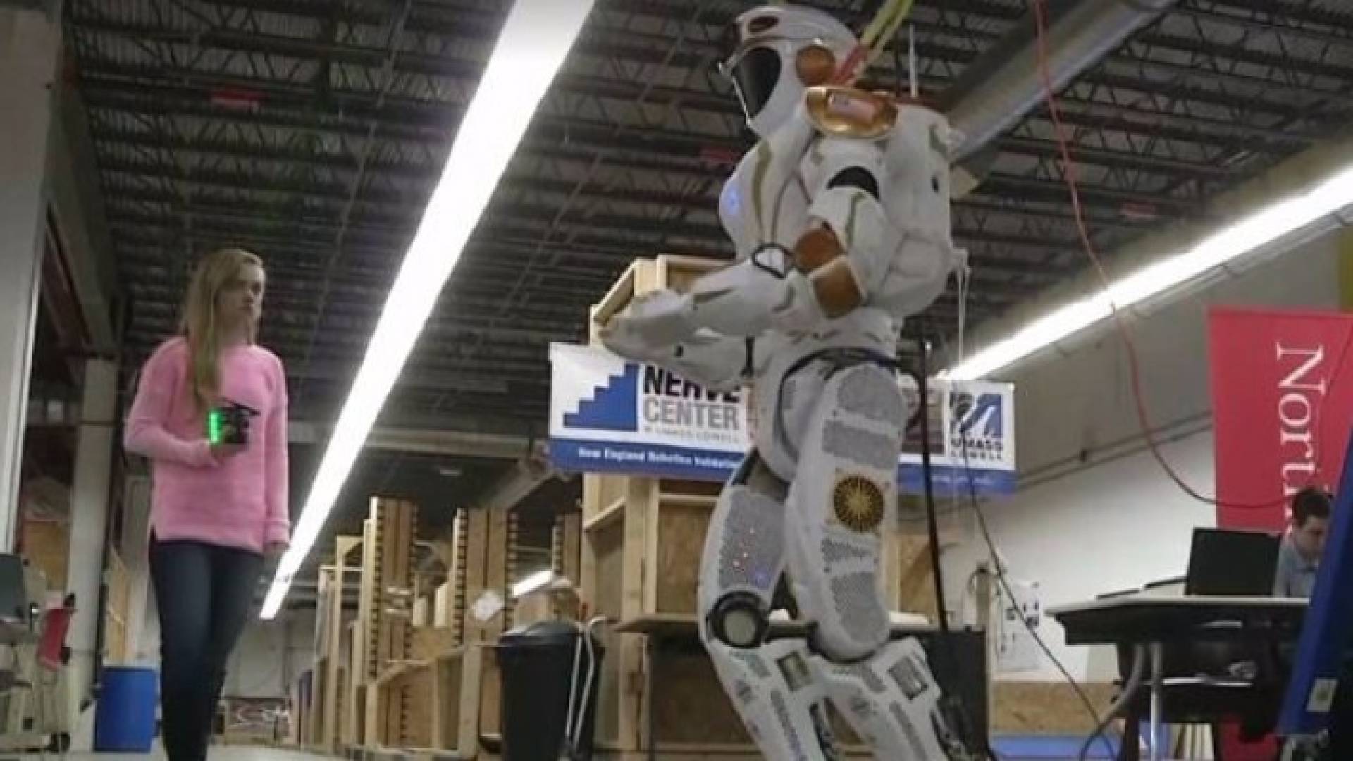 ناسا تعد فريقا من الروبوتات لاستعمار " المريخ "