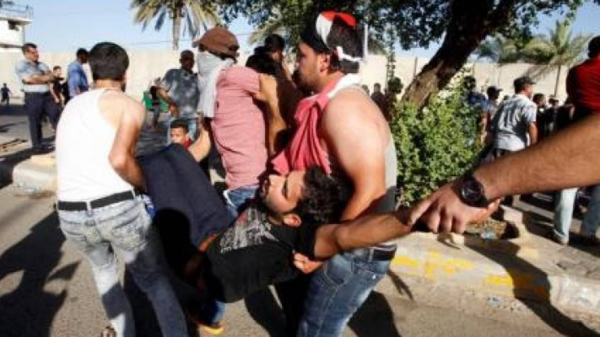 مصادر طبية: 4 قتلى و90 مصابا في شغب بالمنطقة الخضراء في بغداد