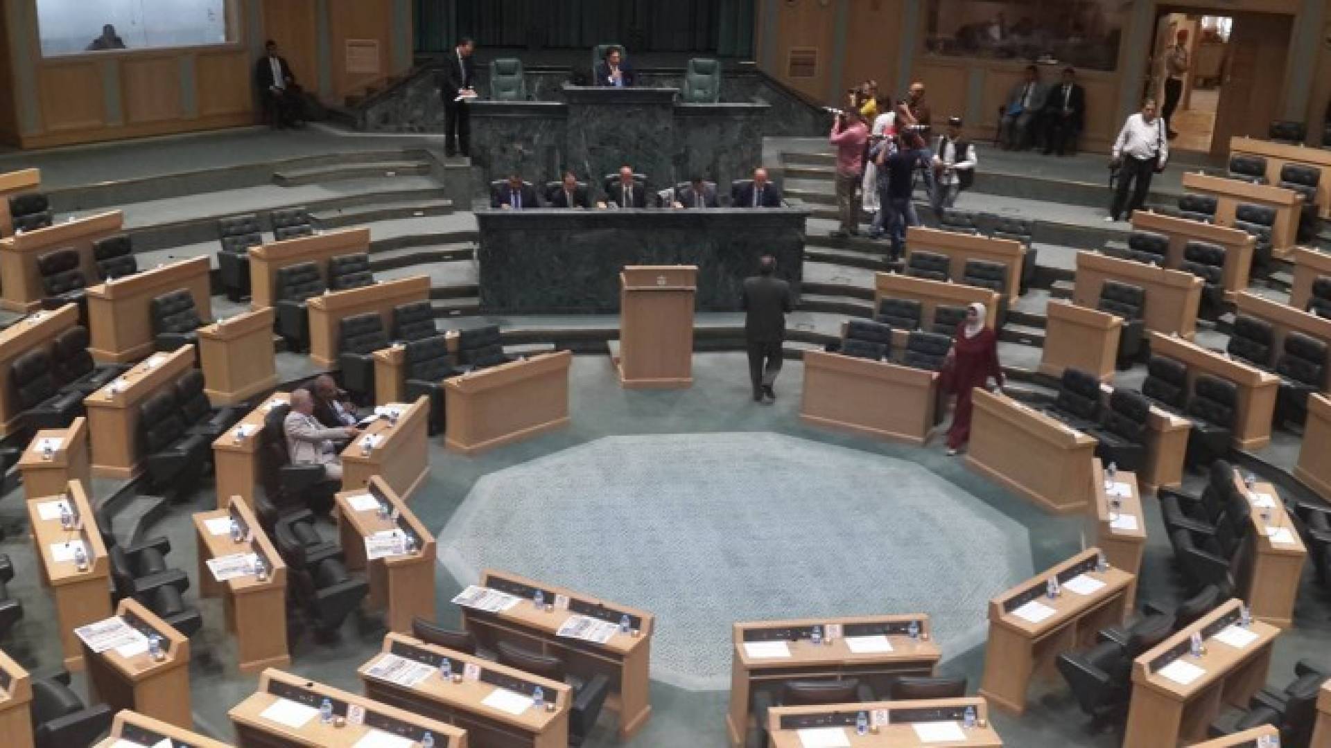 جانب من الجلسة