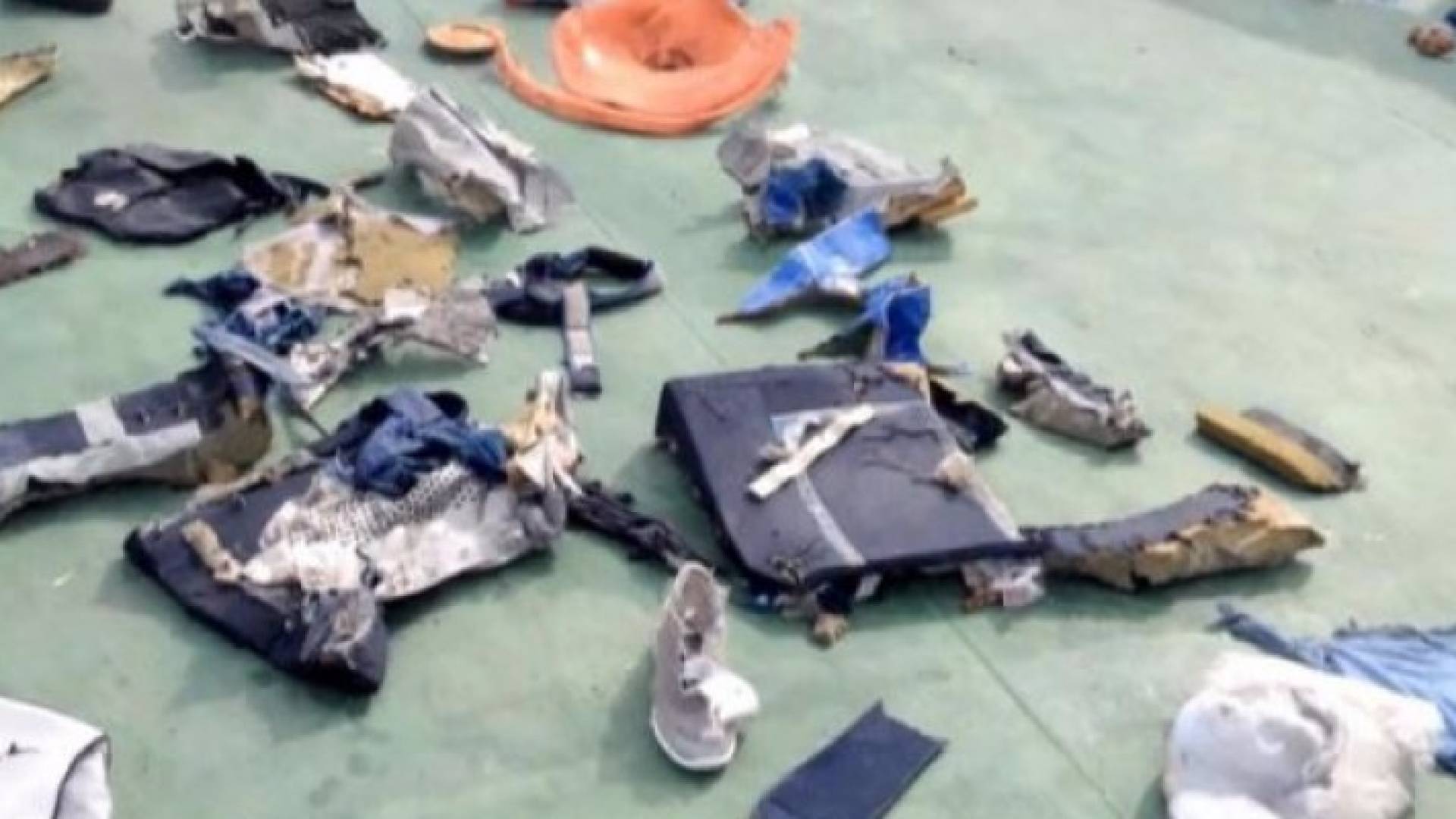 فحص الحمض النووي لأهالي ضحايا الطائرة المصرية المنكوبة