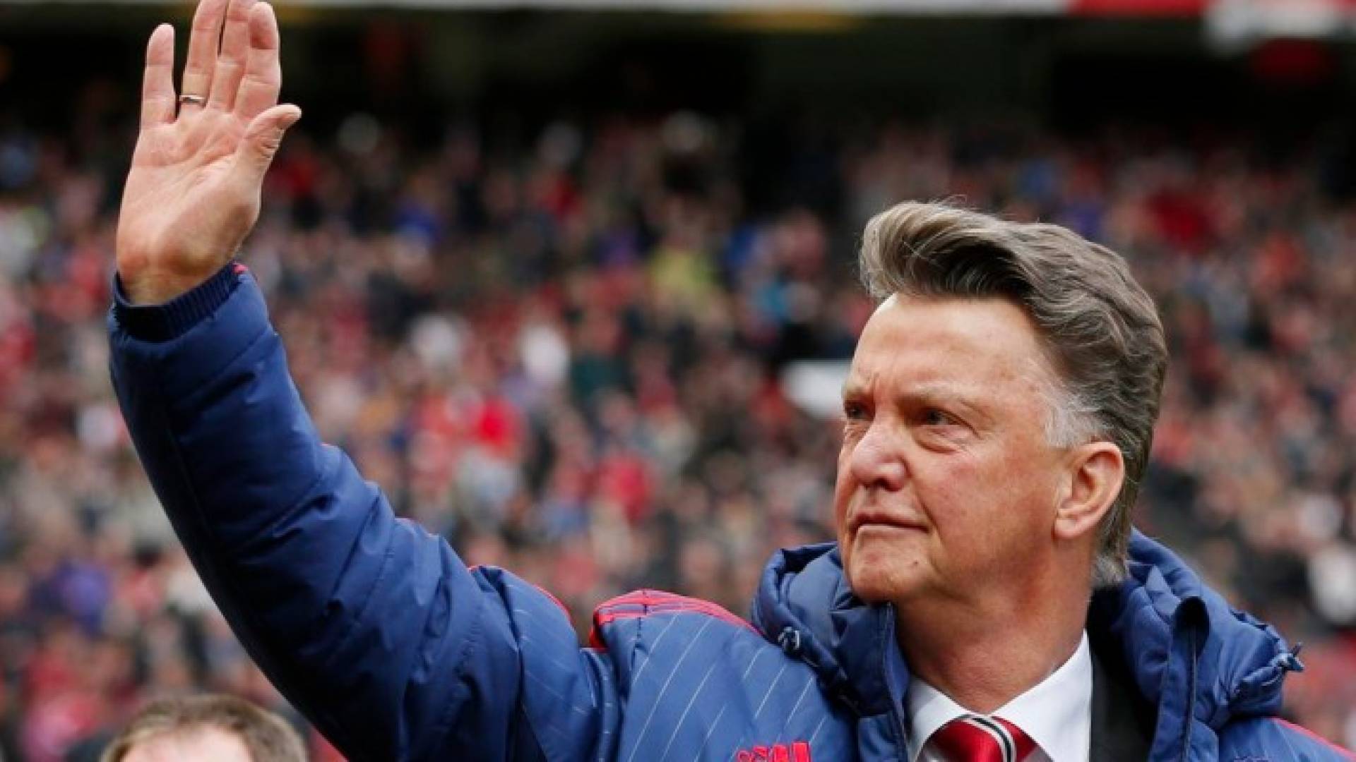 رسميا.. مانشستر يونايتد يقيل فان غال