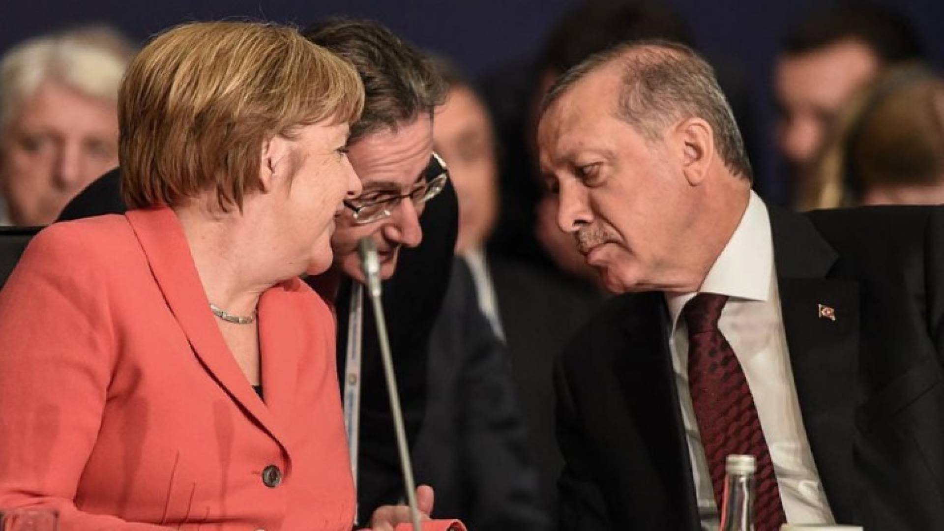 ميركل توجه لأردوغان انتقادات شديدة اللهجة