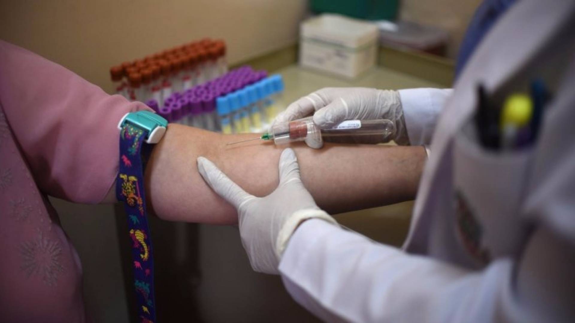 تحليل دم - أرشيفية