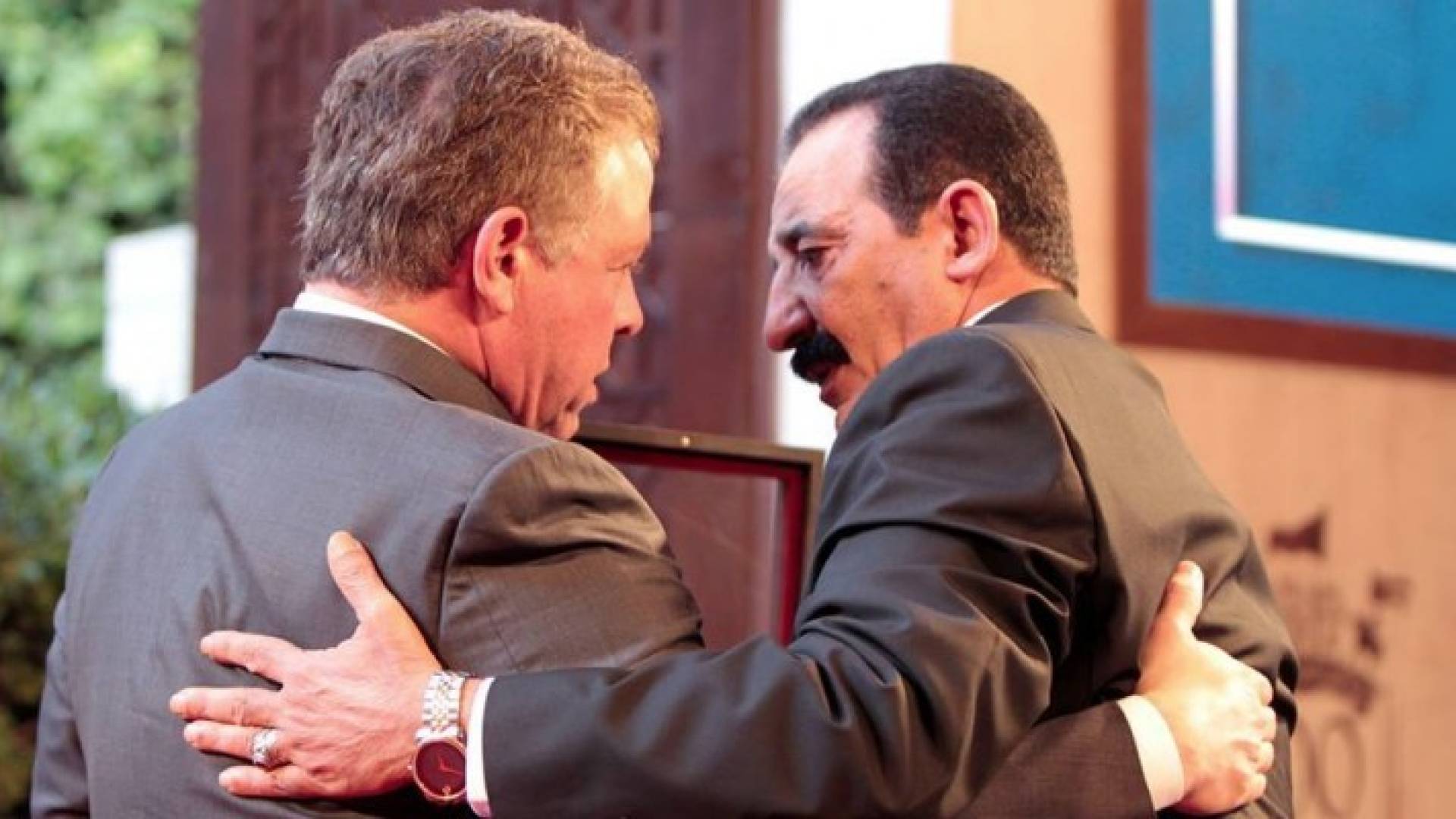 جلالة الملك ووالد الشهيد راشد الزيود