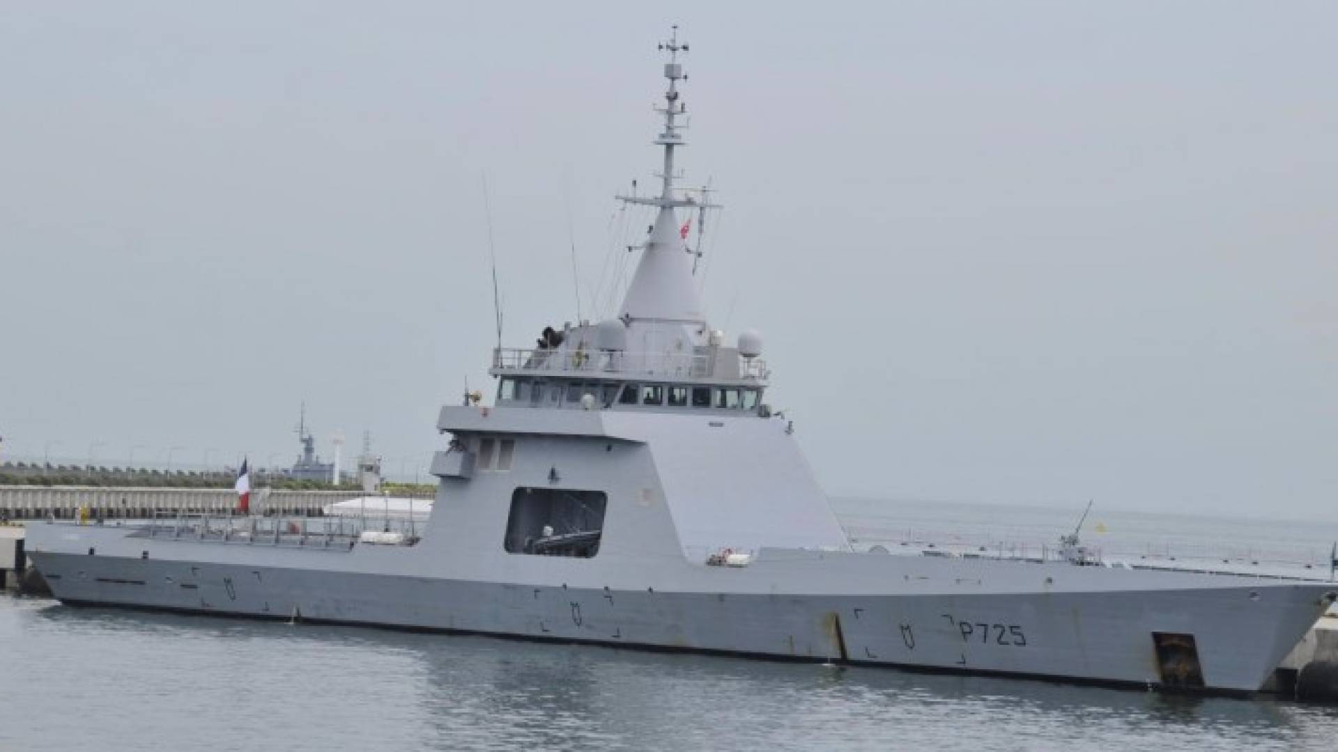 سفينة فرنسية