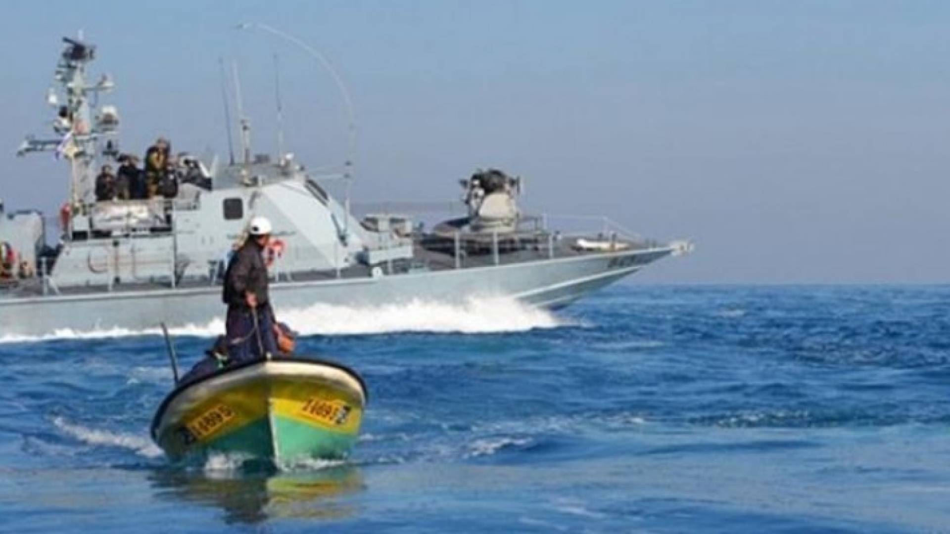 اعتداء قوات الاحتال الصيادين