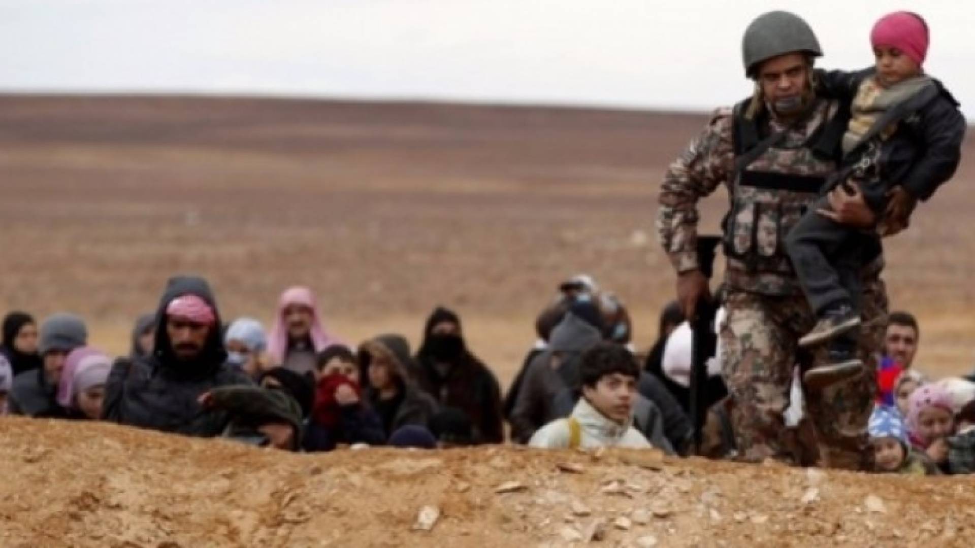 "حرس الحدود" تستقبل 404 لاجئين سوريين