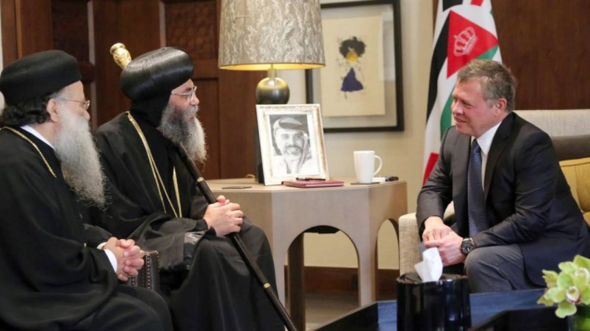 الملك يستقبل مطران الكنيسة القبطية في القدس والأردن