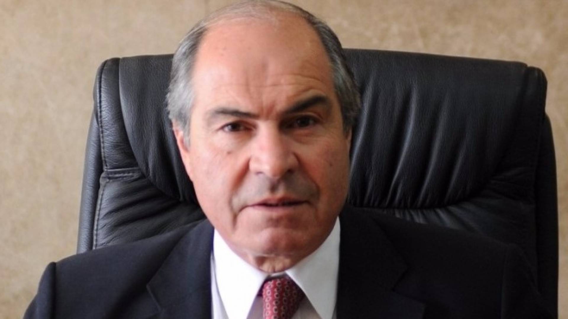 الملك يدعو الملقي للتواصل مباشرة مع المواطنين " نص التكليف "