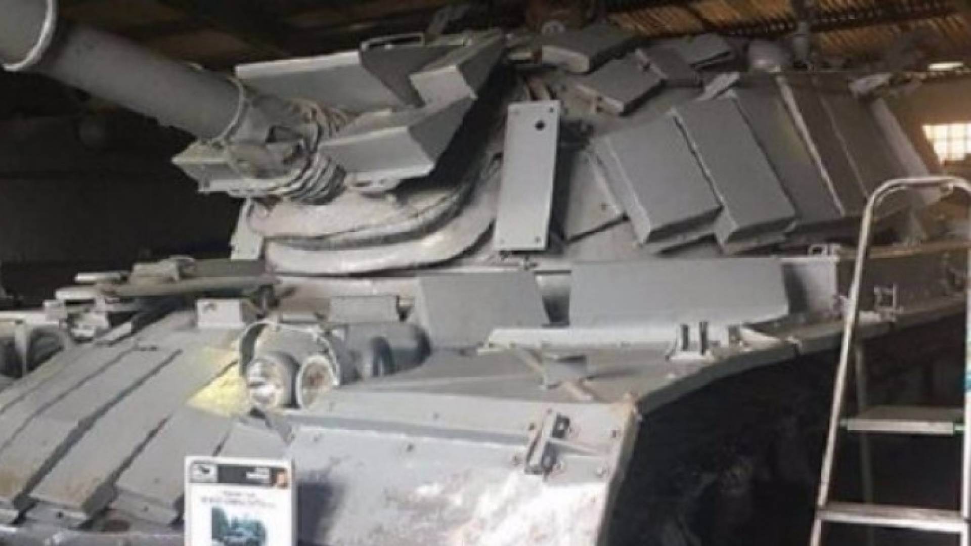 بوتين يهدي نتنياهو دبابة إسرائيلية أسرها السوريون والفلسطينيون في معركة تاريخية