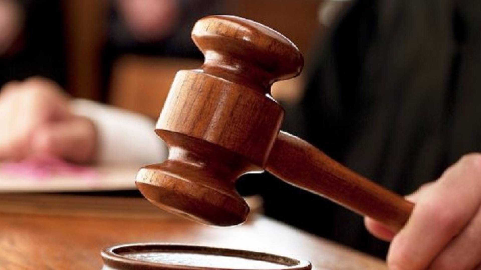 الحبس 55 عاما لرجل وزوجته أصدرا شيكات بلا رصيد