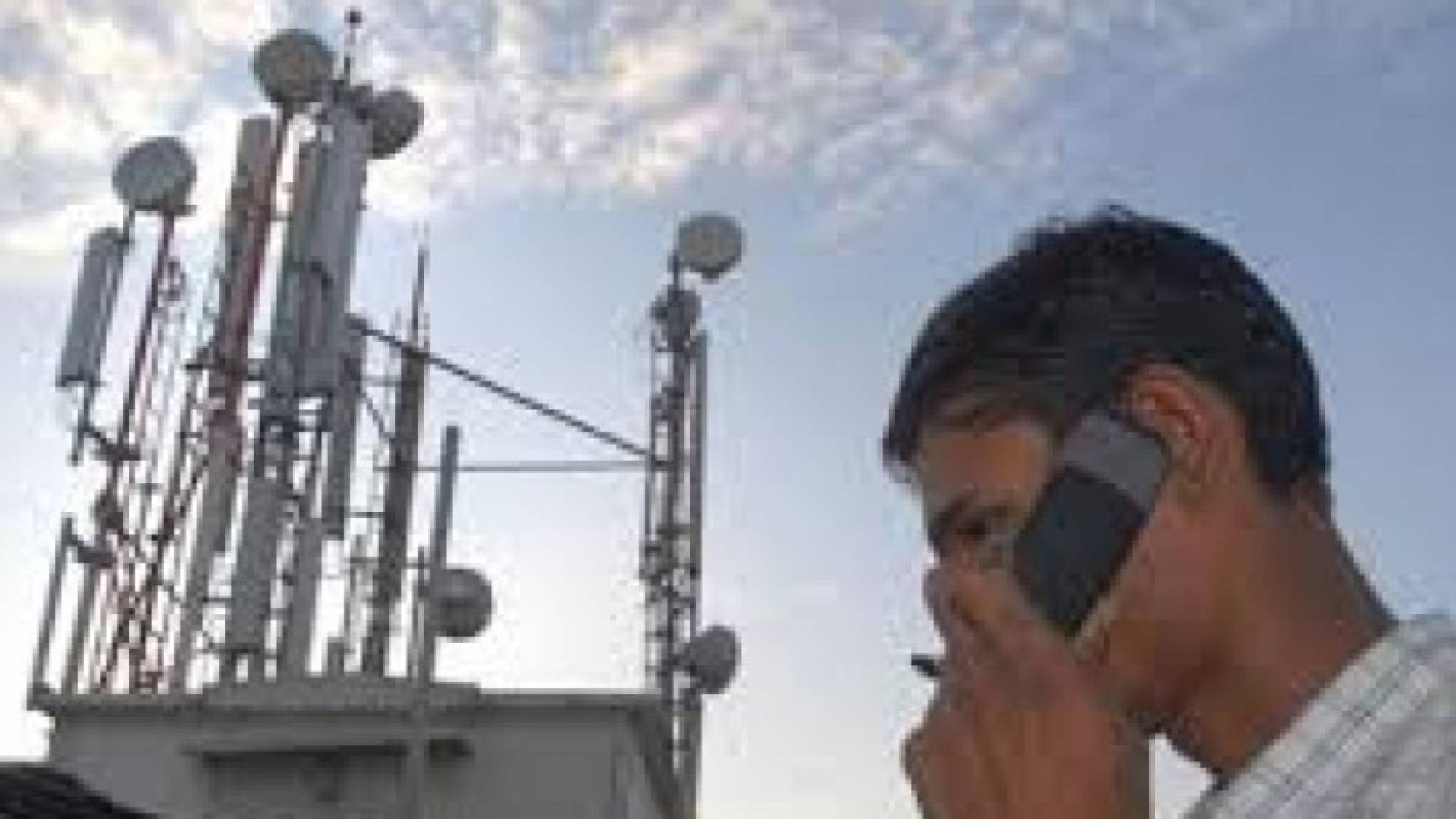 3 خطوات لتفادي إشعاعات الهاتف الضارة