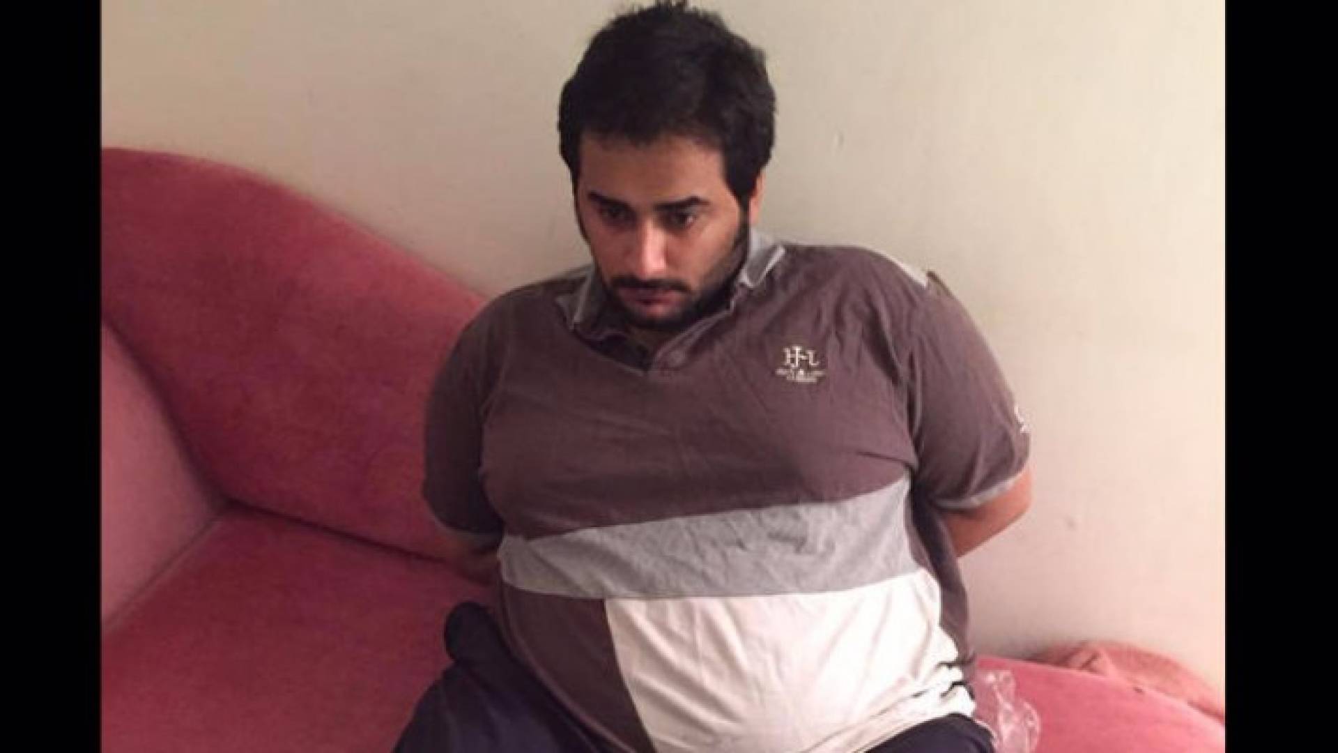 كويتي وزوجته عذبا طفلتهما ووضعا جثتها في الثلاجة