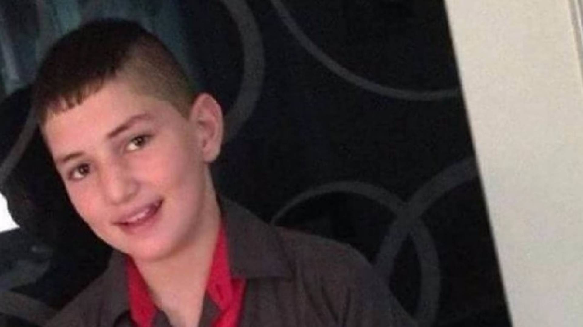 "رسالة بريئة" من أصغر أسير فلسطيني إلى أمه ..صوره