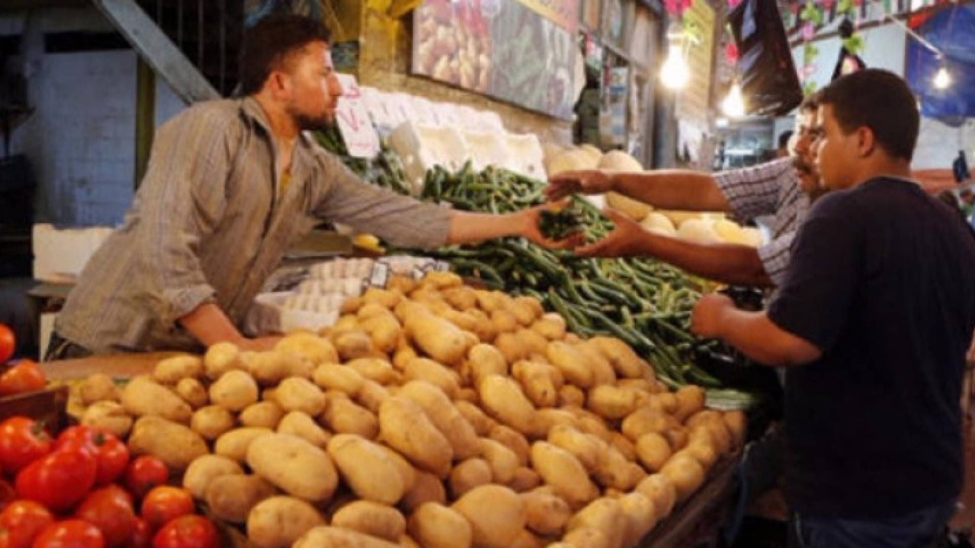 الصناعة والتجارة تدعو لعدم التهافت على الأسواق