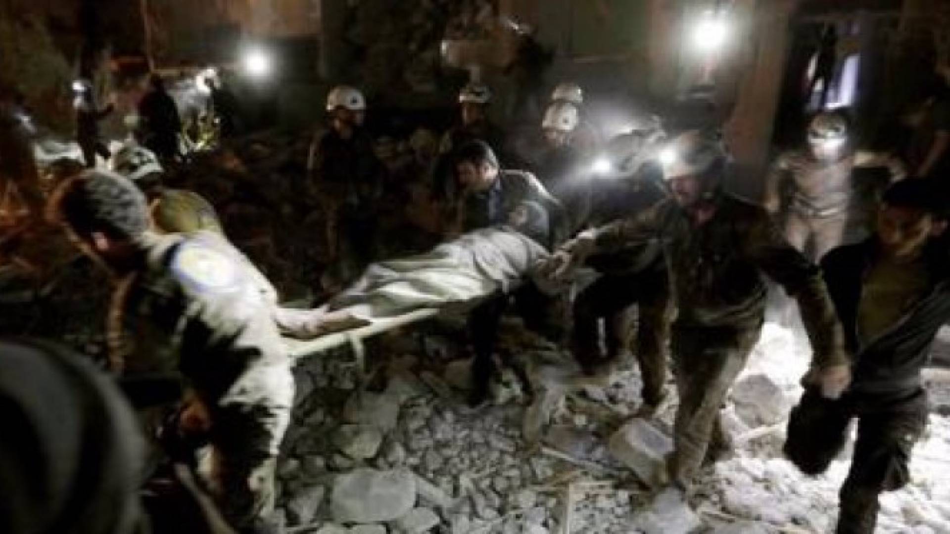 روسيا تنفي ضربات جوية قتل فيها نحو 60 سوريا في إدلب