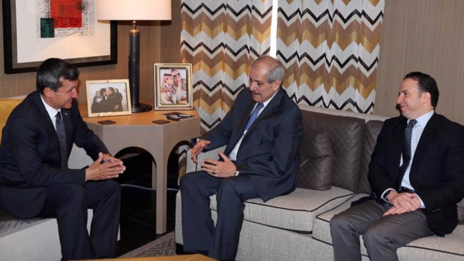 مندوبا عن الملك، رئيس الديوان الملكي يلتقي نائب رئيس وزراء تركمانستان