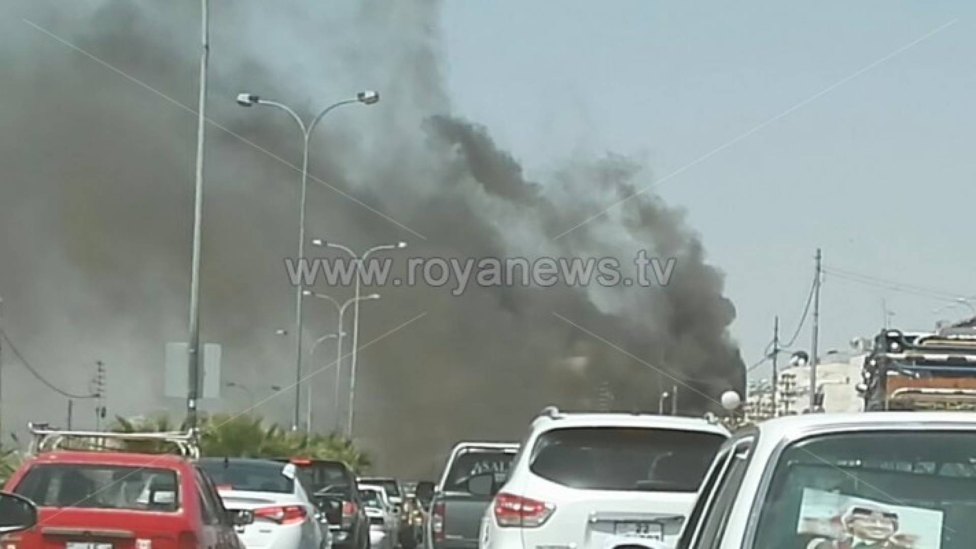 بالفيديو .. حريق بمعمل تابع لأحد المخابز قرب دوار المدينة الرياضية