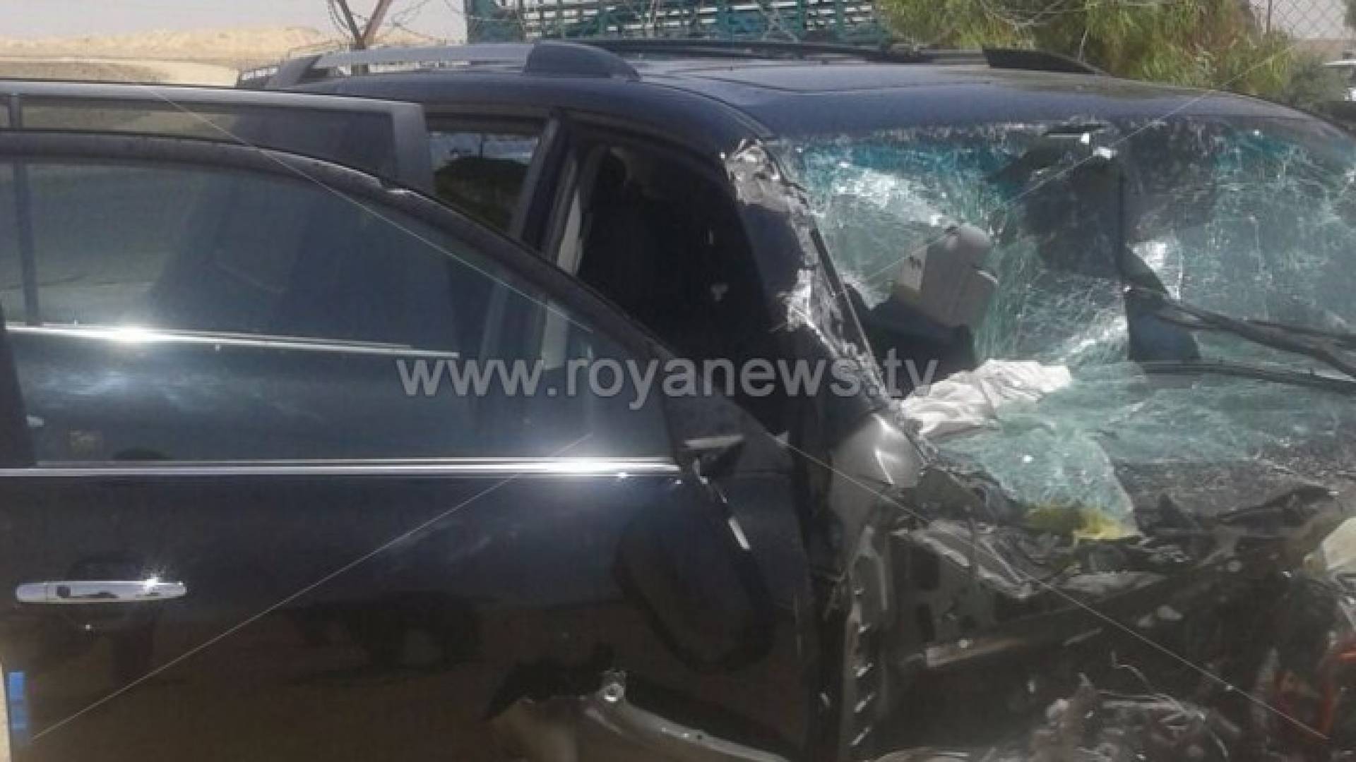 بالصور .. 8 إصابات بتصادم 3 مركبات على الطريق الصحراوي