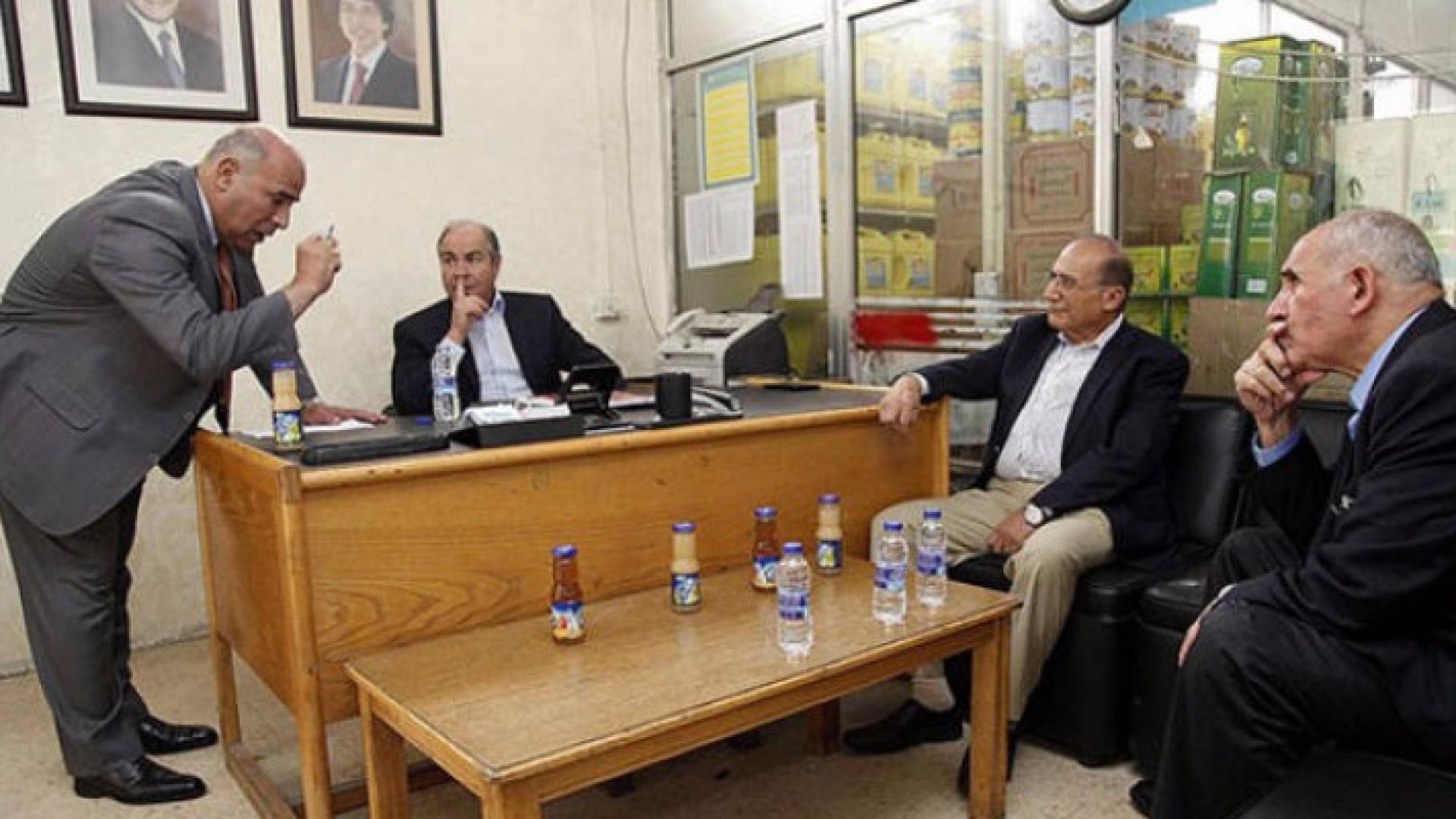 رئيس الوزراء يؤكد أهمية تحسين مستوى ونوعية الخدمات المقدمة للمواطنين