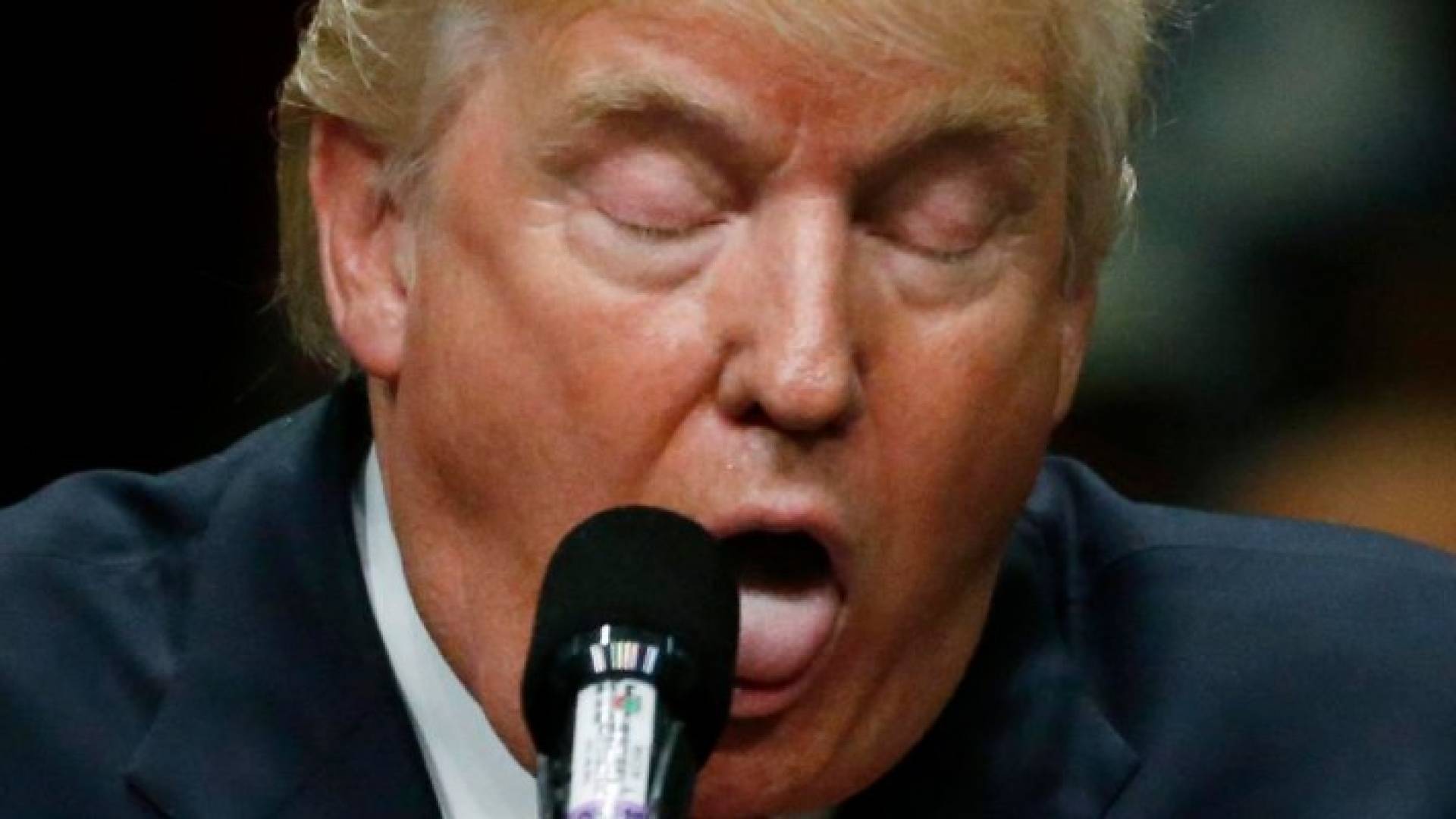 قصة "اللكمة" التي وجهها كلاي إلى ترامب