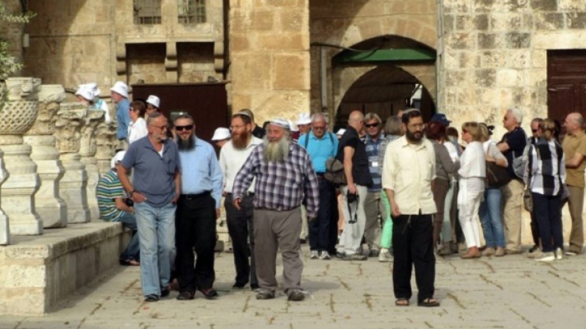 دعوات جماعية لاقتحام الأقصى اليوم بذكرى النكسة