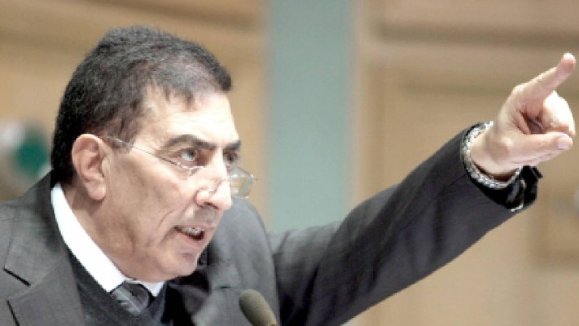 رئيس مجلس النواب عاطف الطراونة