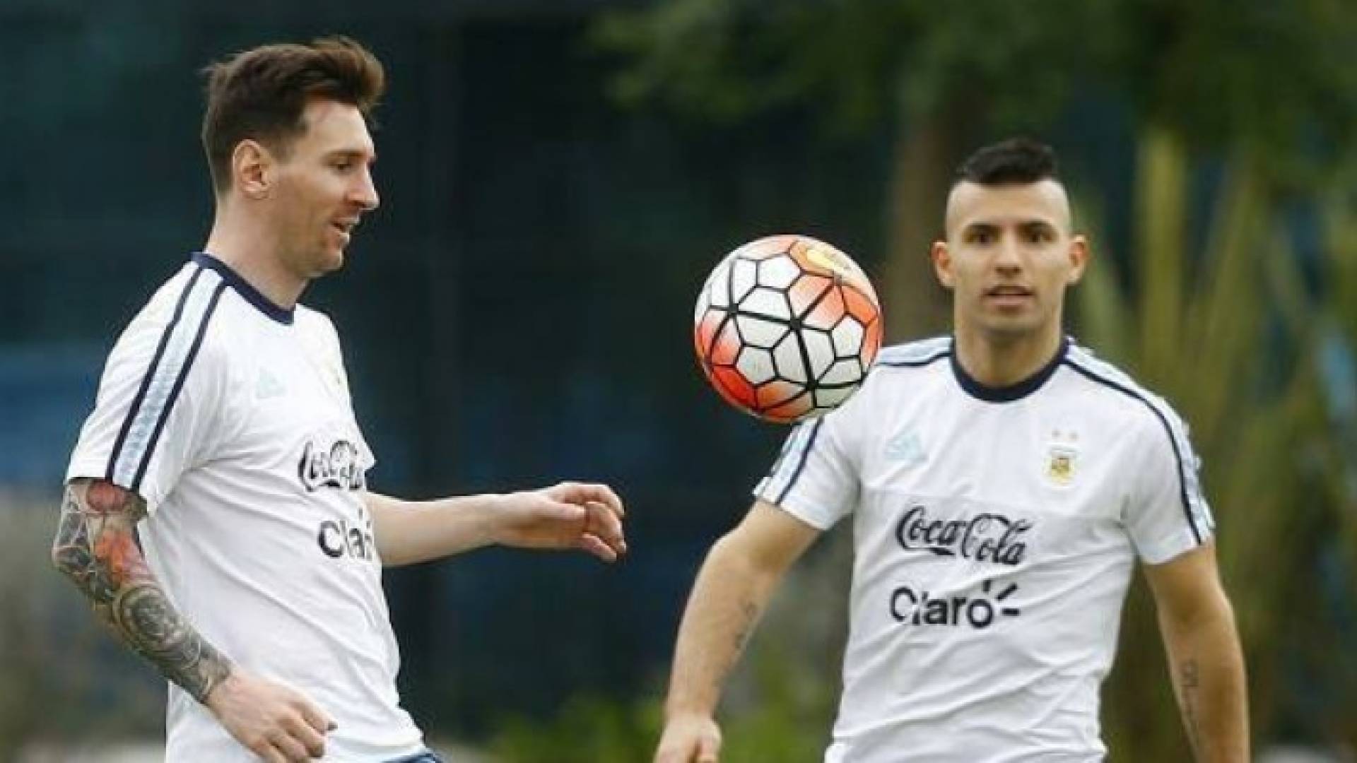 أجويرو: لعبنا بشكل جيد أمام تشيلي بدون ميسي