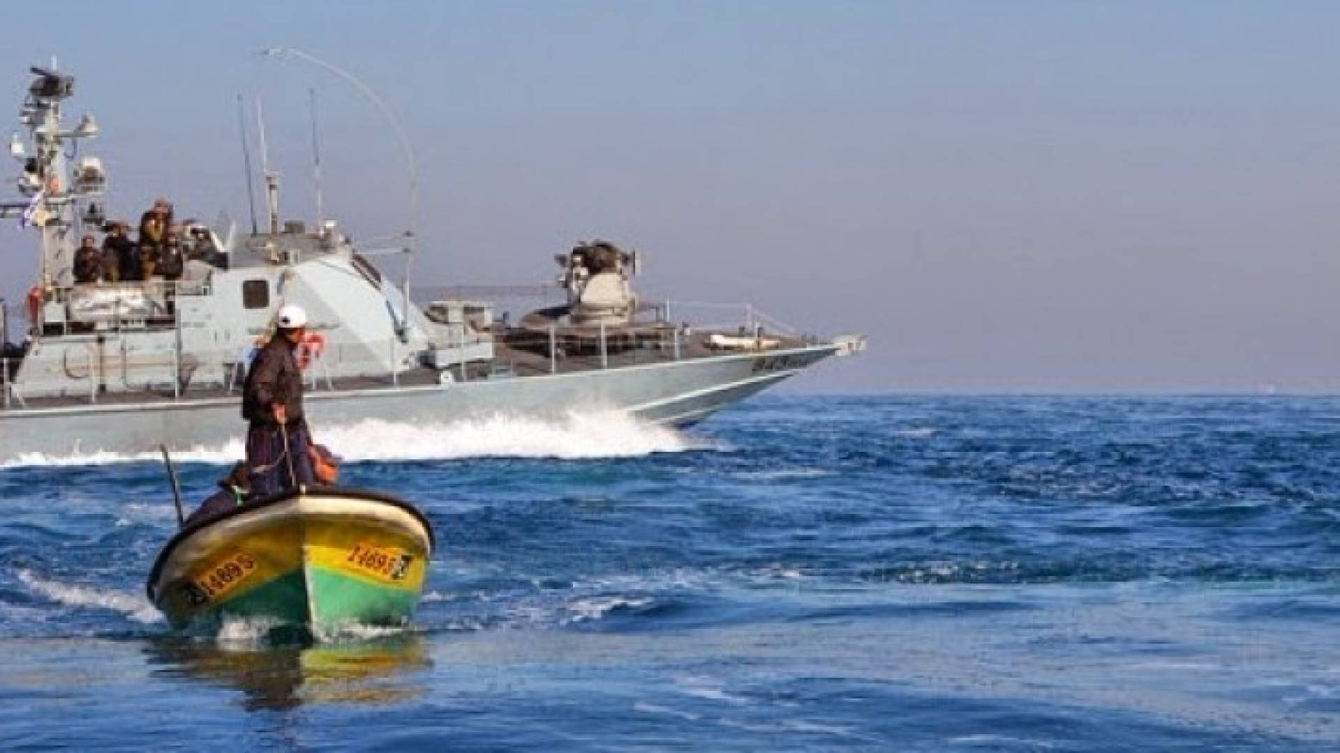 الاحتلال يعتقل 3 صيادين قبالة بحر غزة