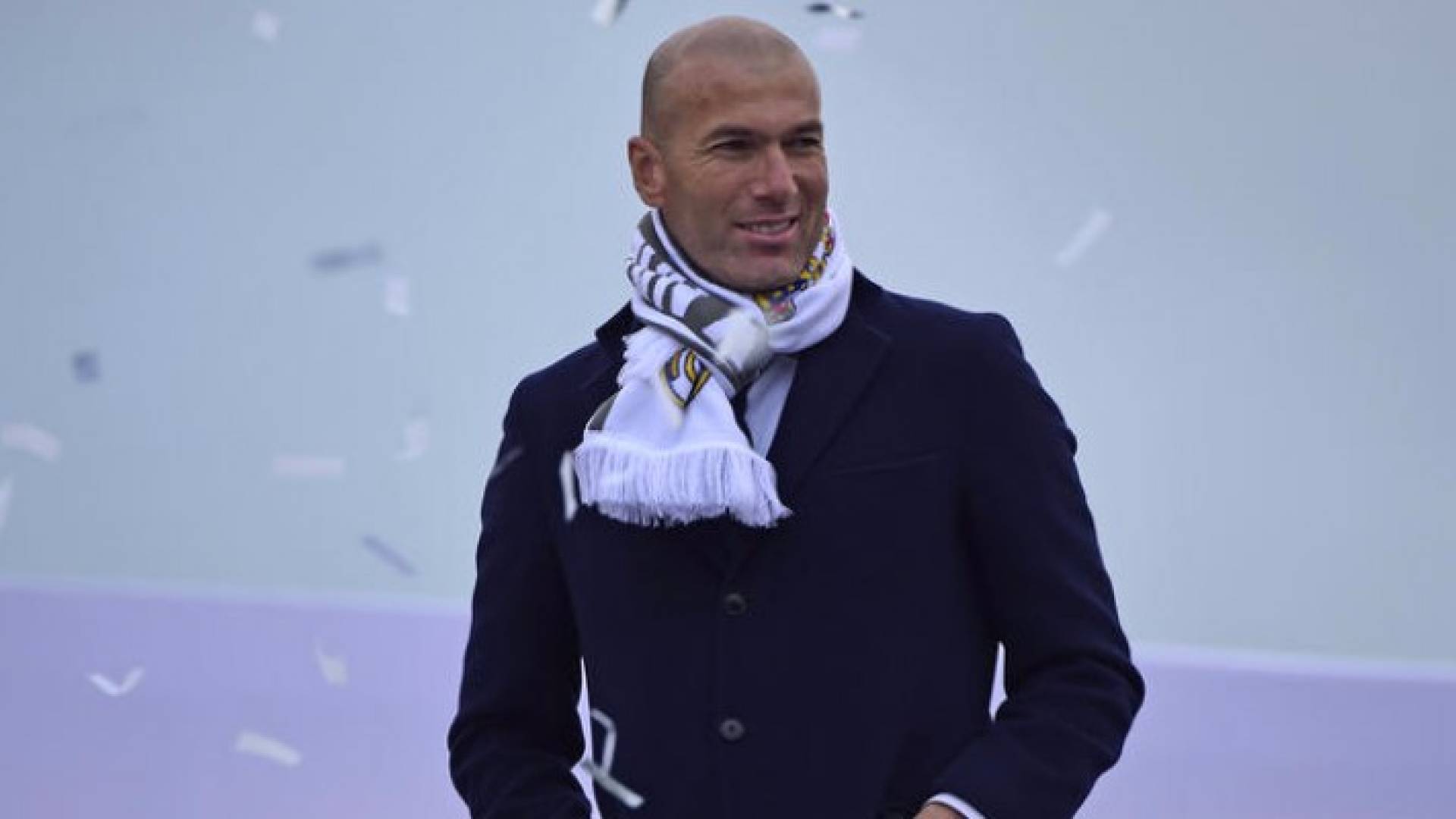 مدرس يضع سؤالا عن زيدان في اختبار الرياضيات.. هل تستطيع حله؟