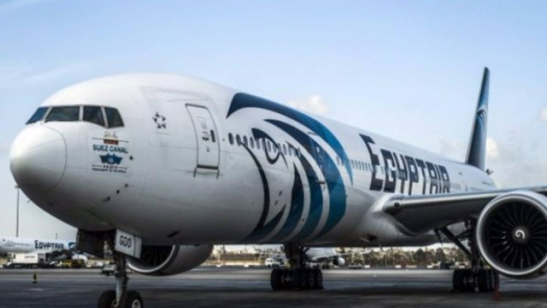 بلاغ كاذب بوجود قنلبة وراء هبوط اضطراري لطائرة مصرية