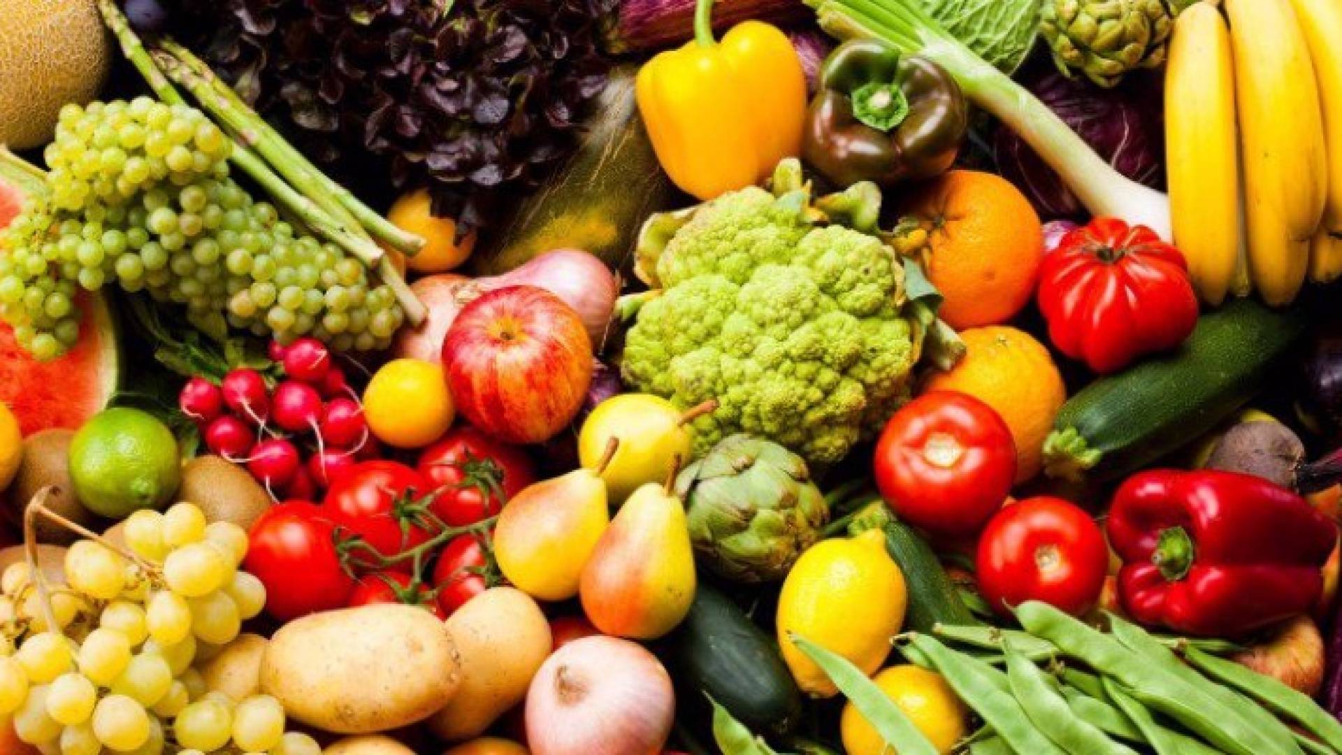 أسعار أصناف من الخضار والفواكه بالسوق المركزي