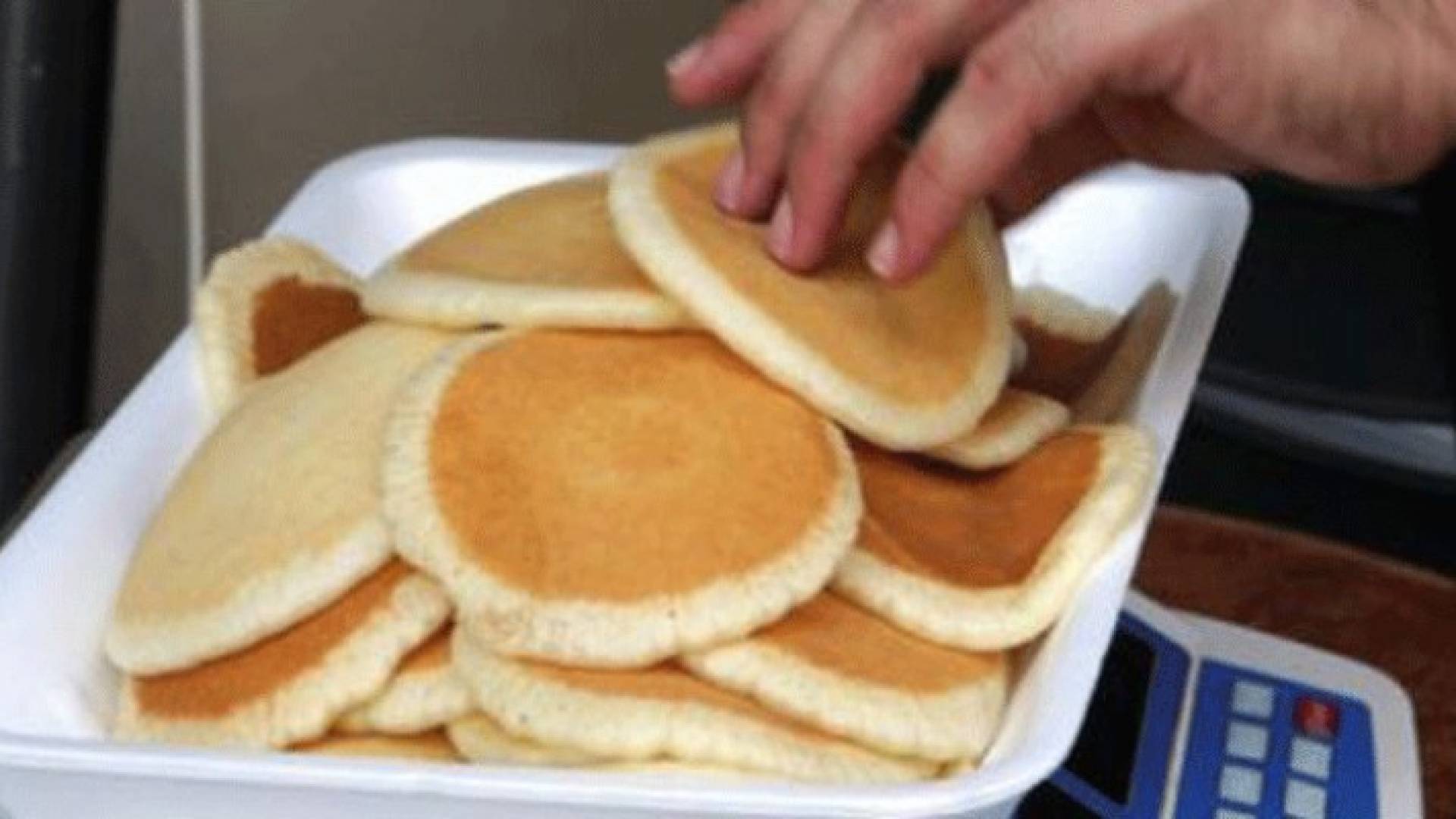 ضبط صيدلية تقوم بتصنيع القطايف .. والصيادلة تنفي