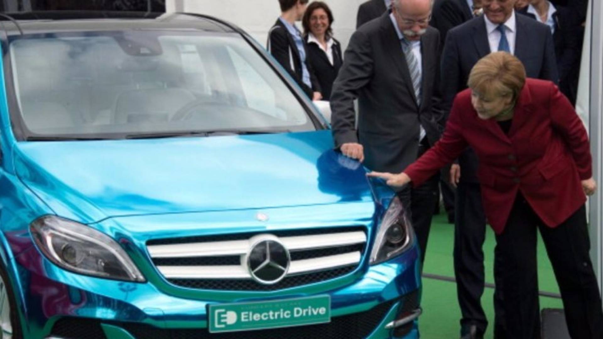 سيارة "كهربائية" تستطيع قطع 500 كيلومتر