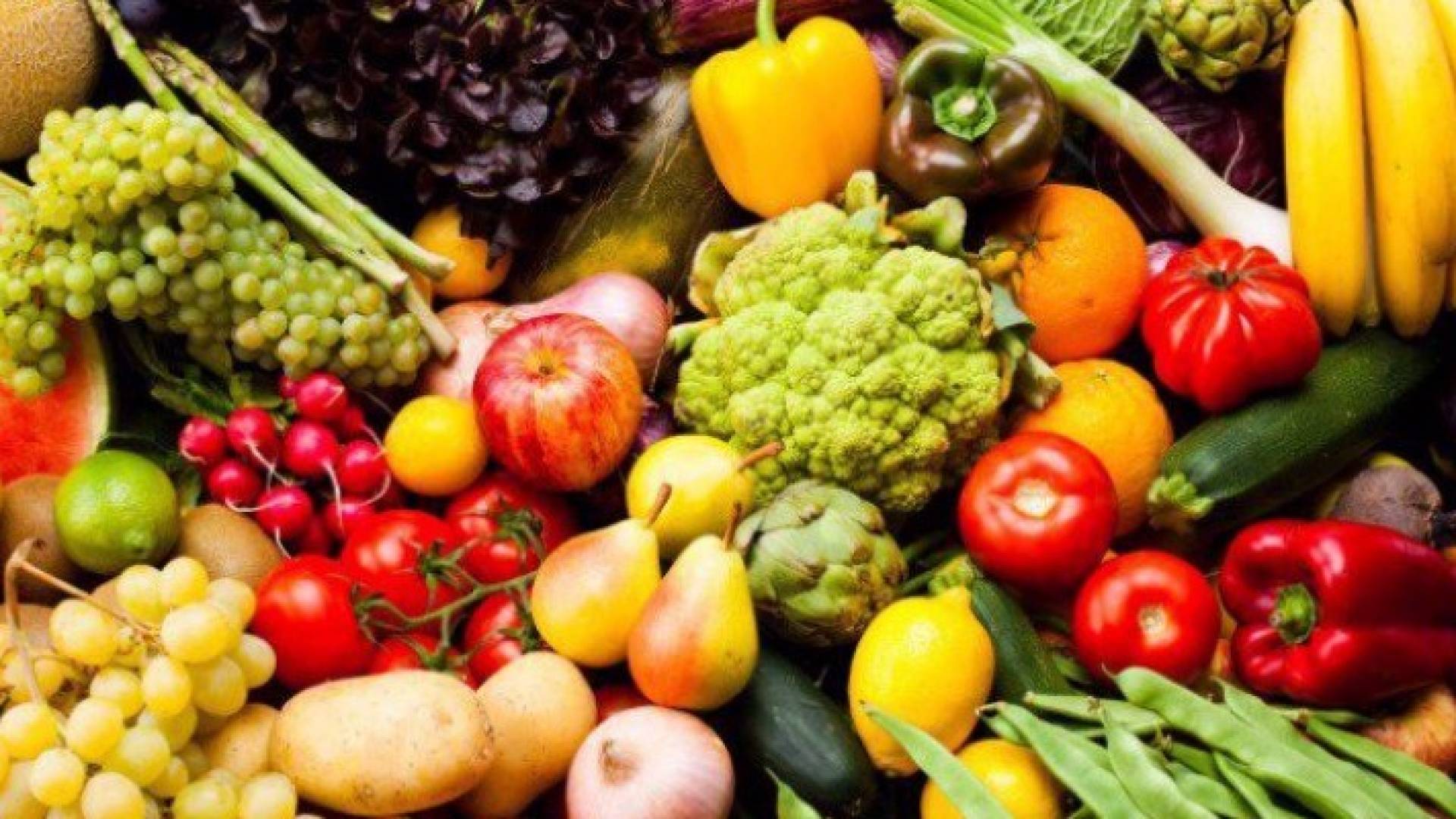 أسعار أصناف من الخضار والفواكه بالسوق المركزي