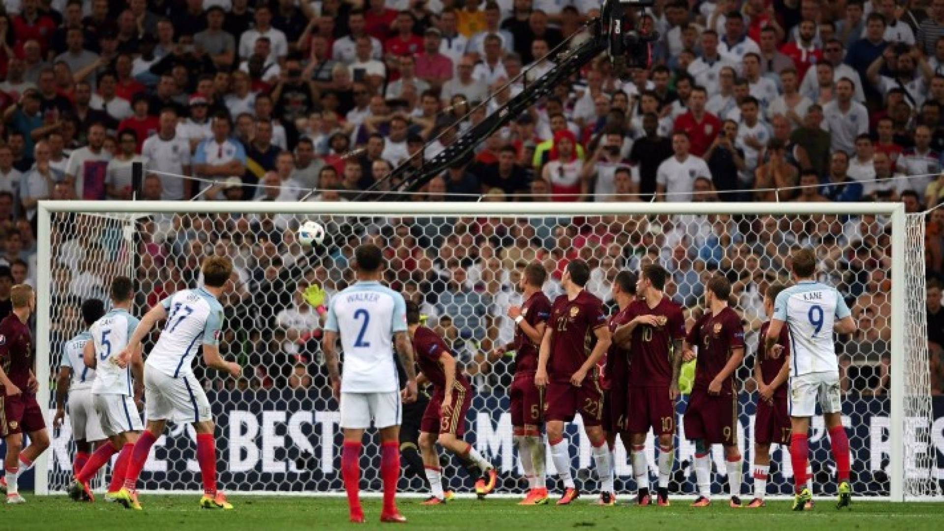 روسيا تقتنص نقطة ثمينة أمام إنجلترا