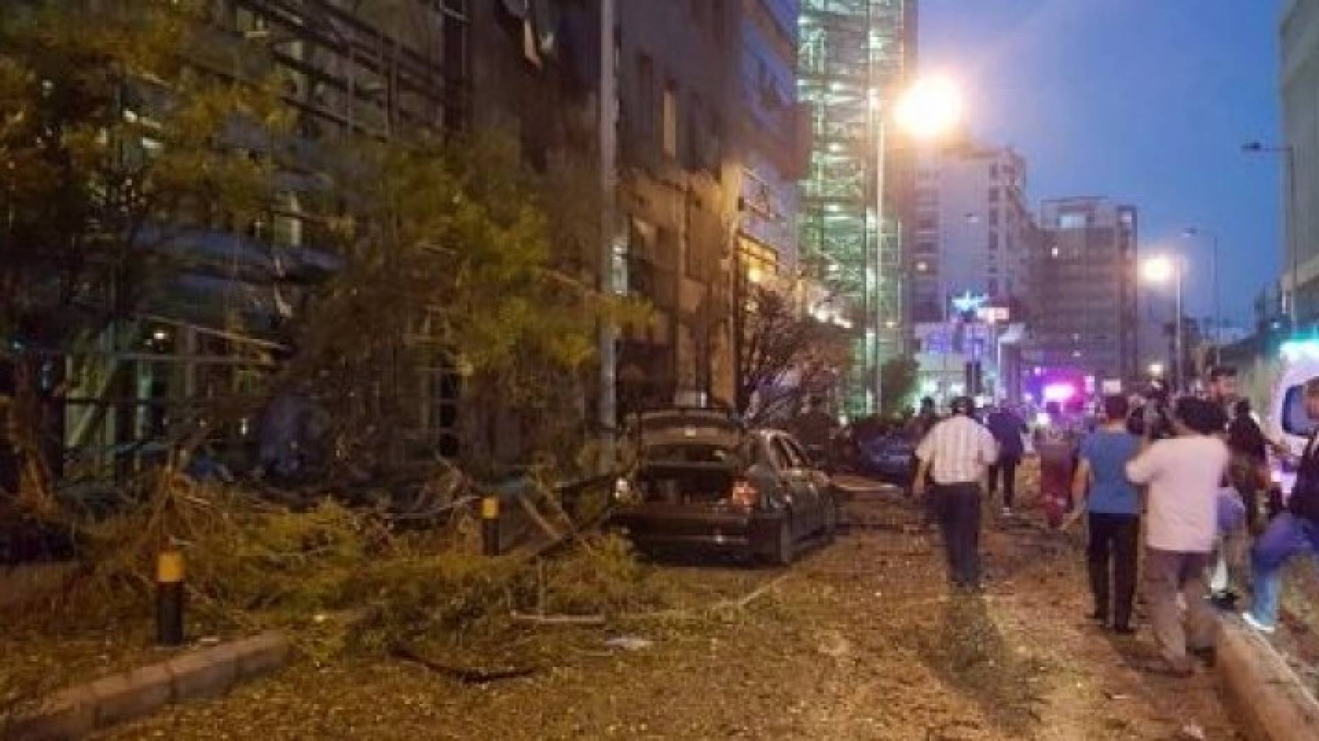 انفجار ضخم يضرب العاصمة اللبنانية بيروت ..صور