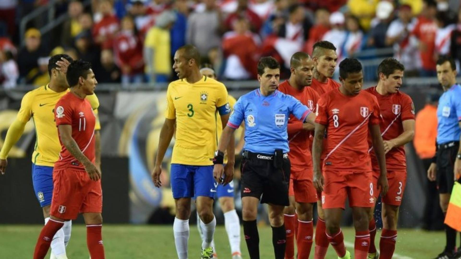 بيرو تطرد البرازيل من كوبا أميركا بيد "مارادونية"