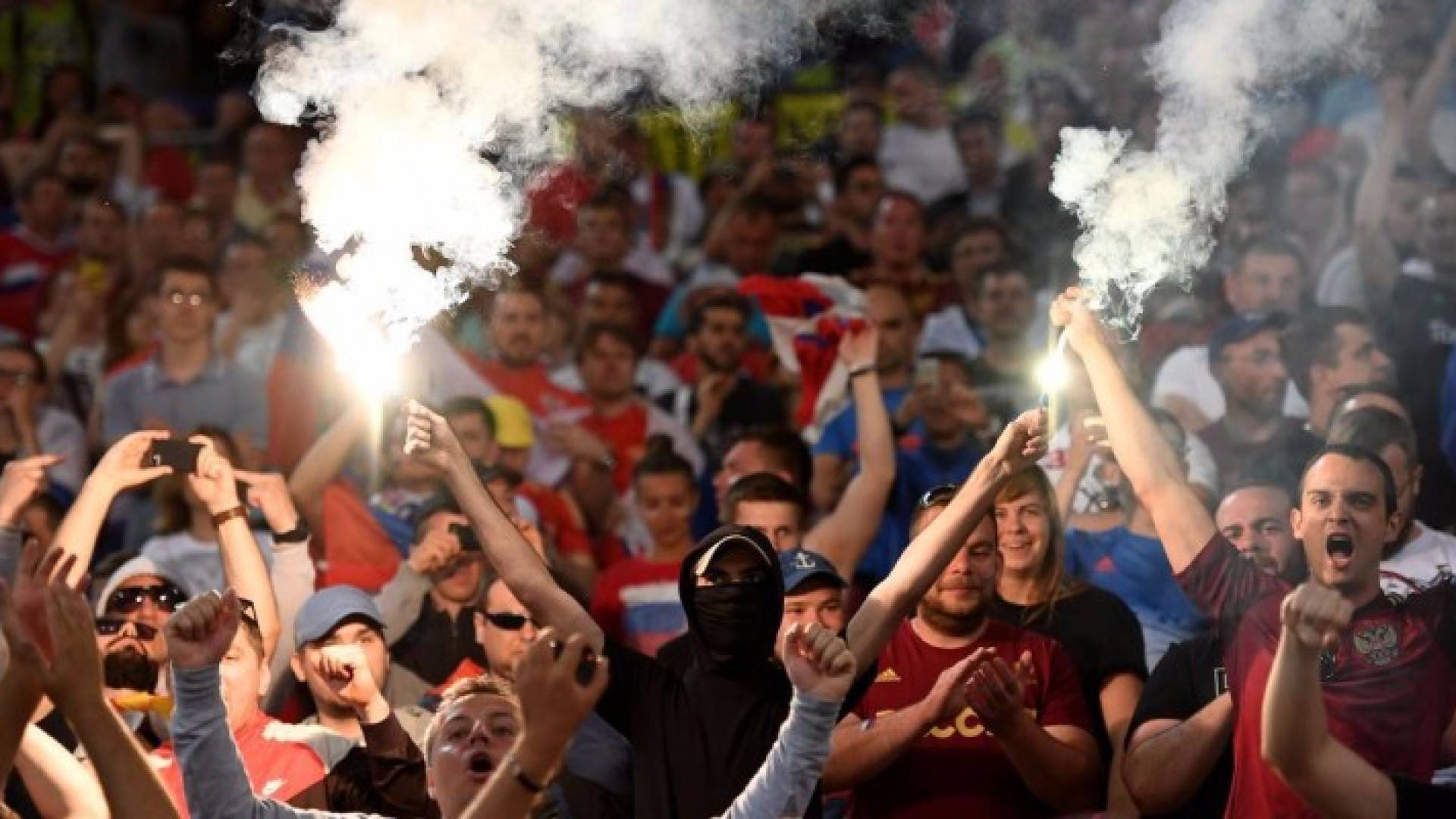 اعتقال 43 مشجعا روسيا