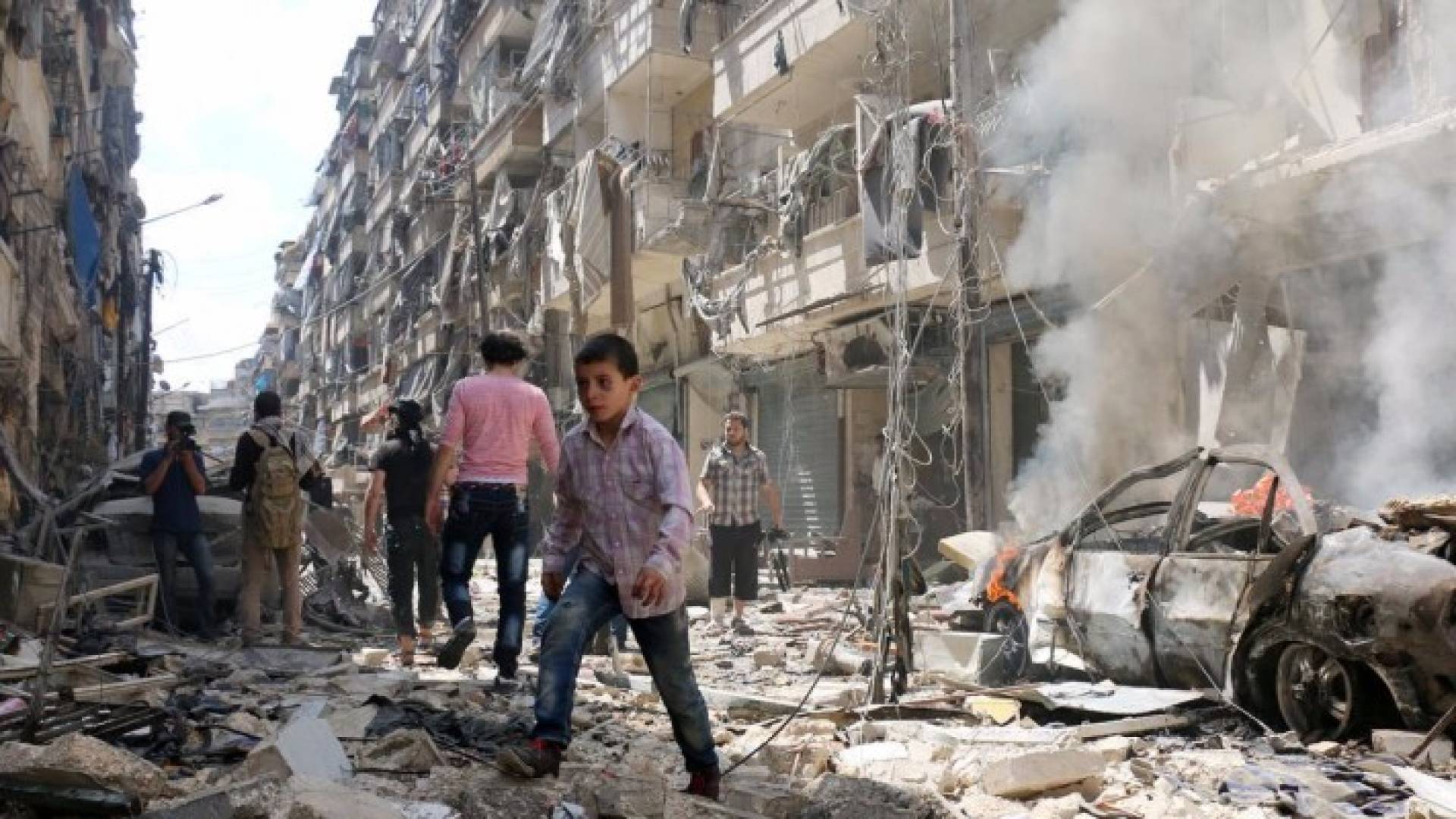 سكان حلب تحت ويلات النار والجوع