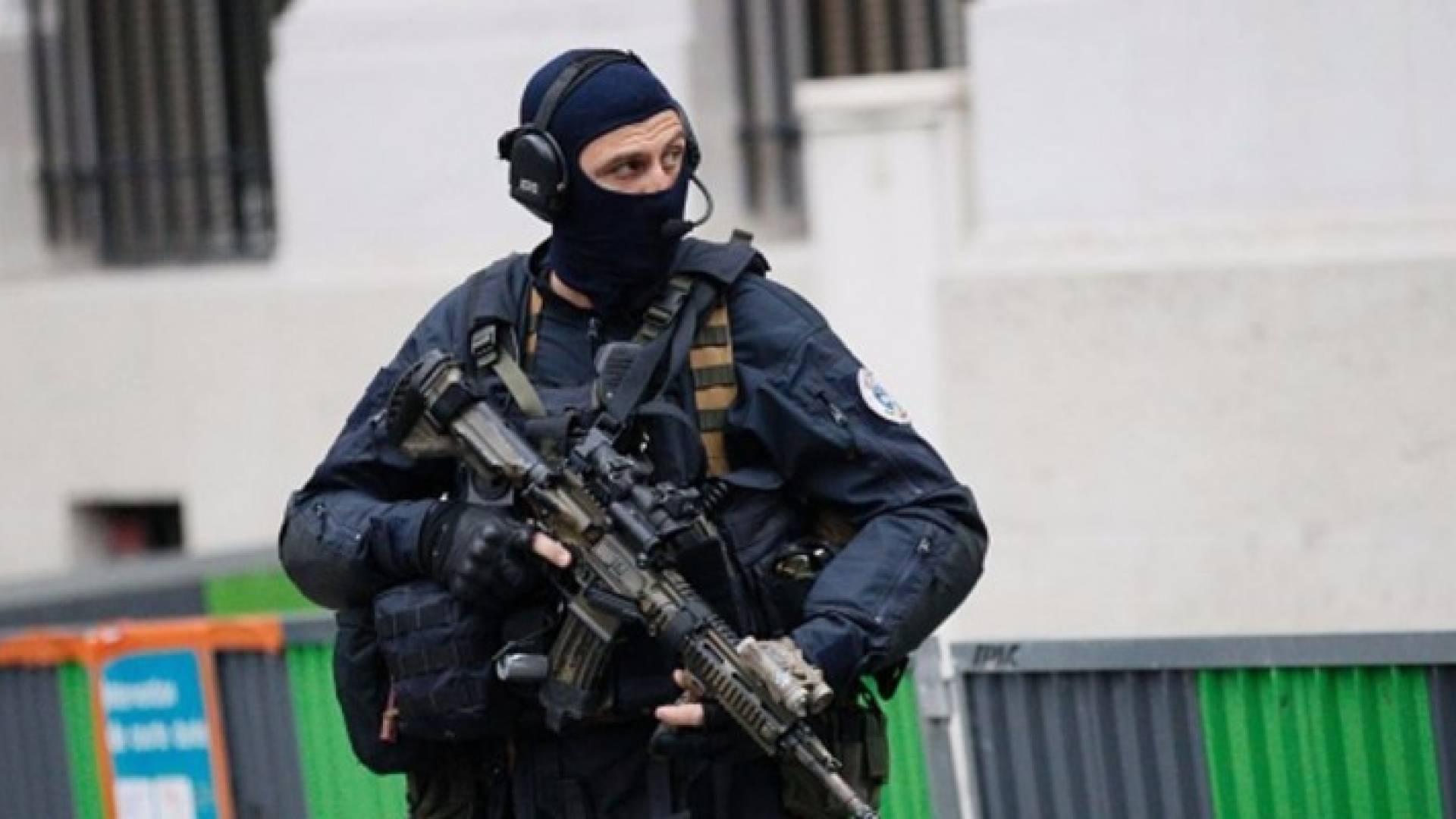 فيسبوك يتعاون مع فرنسا لكشف ملابسات مقتل الشرطيين