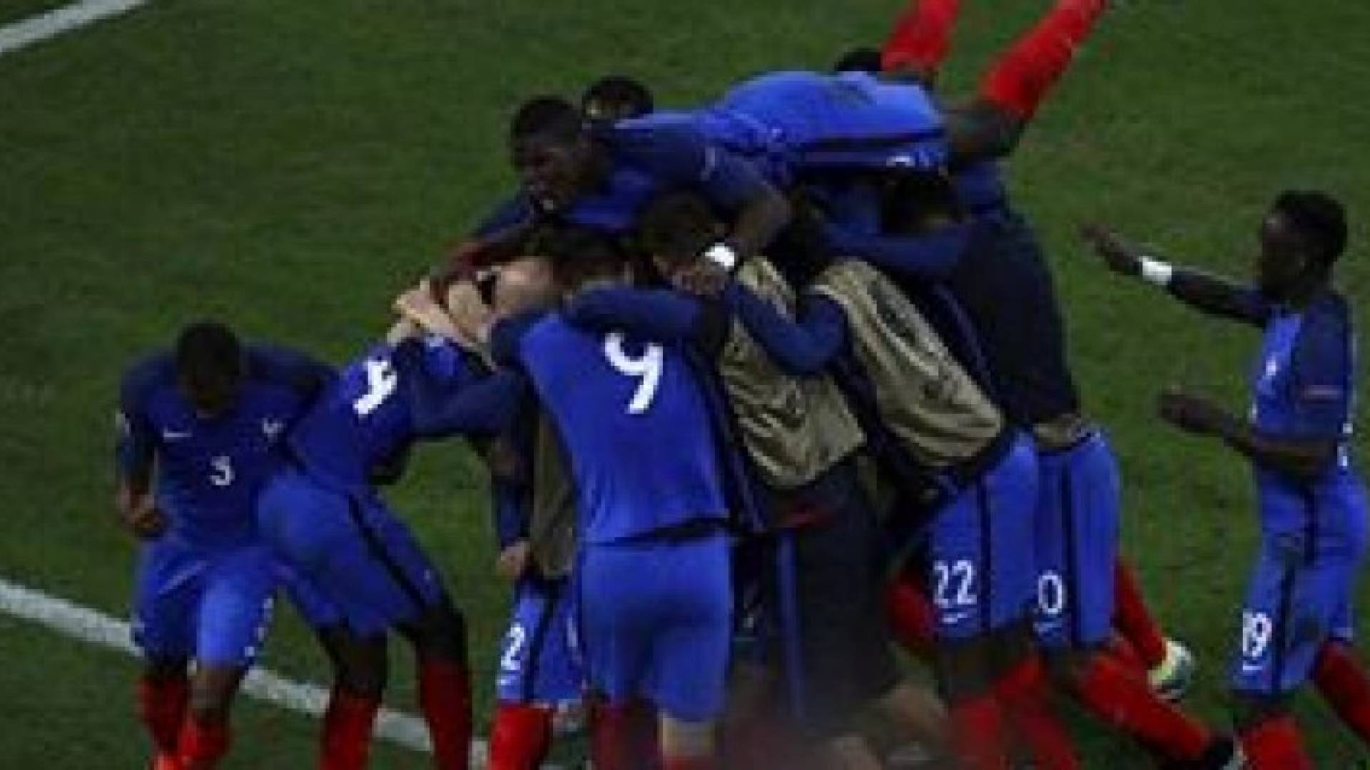 فرنسا تقهر ألبانيا في الدقائق الأخيرة