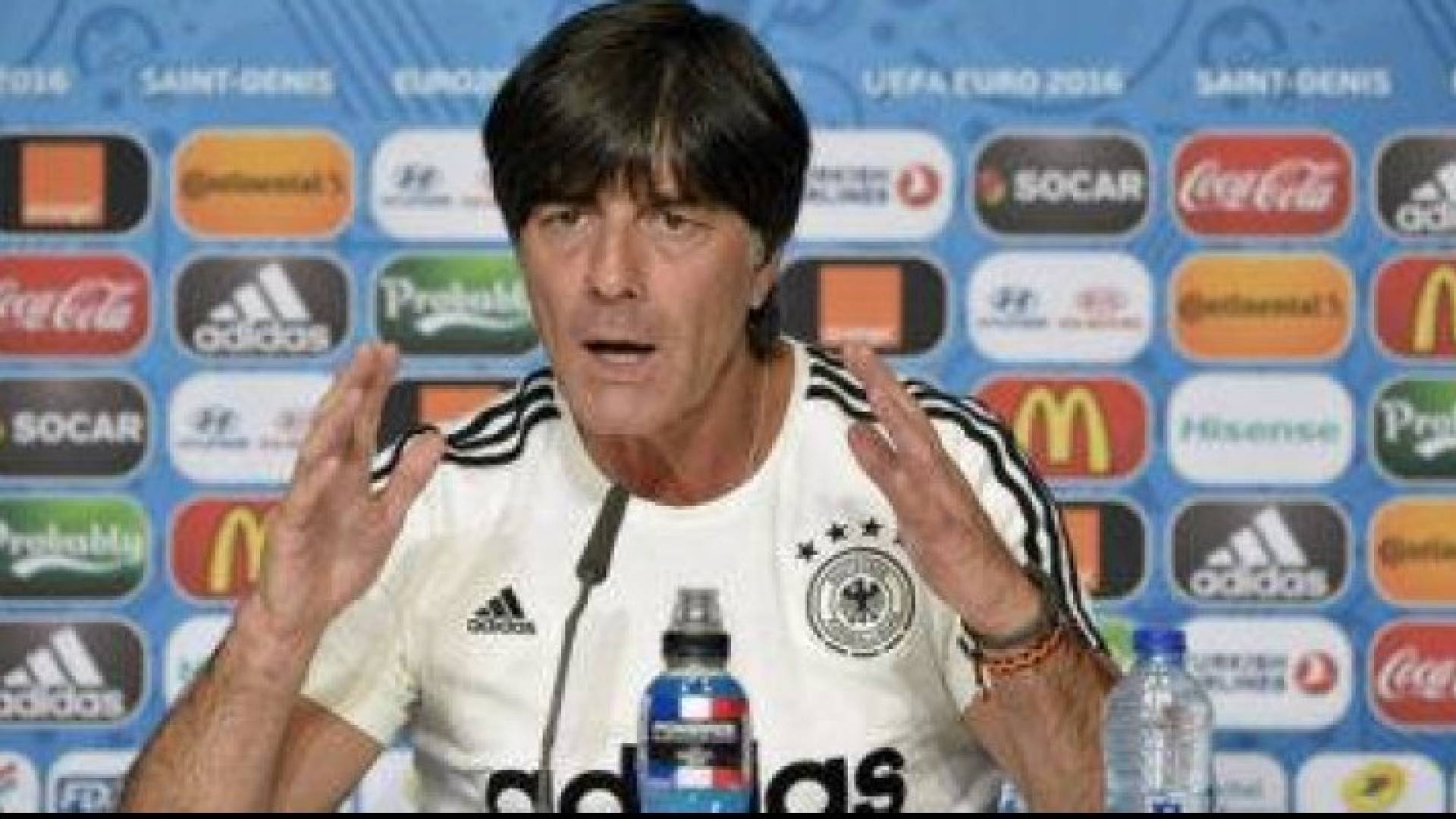 لوف لن يغامر بهوملز أمام بولندا