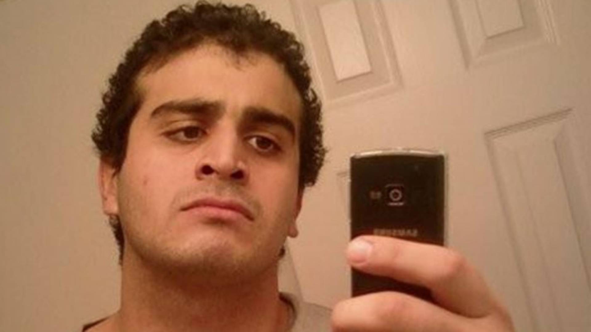 "ذئب أورلاندو" تصفح الفيسبوك خلال هجومه