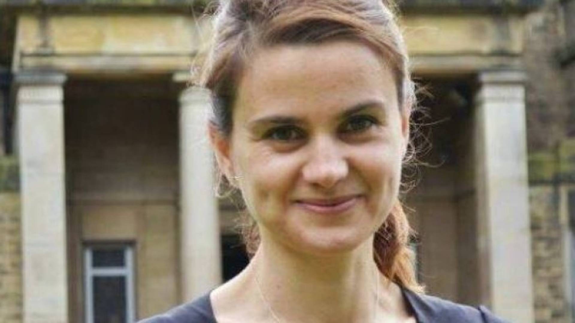 من هي النائب البريطانية جو كوكس التي قتلت في لندن؟